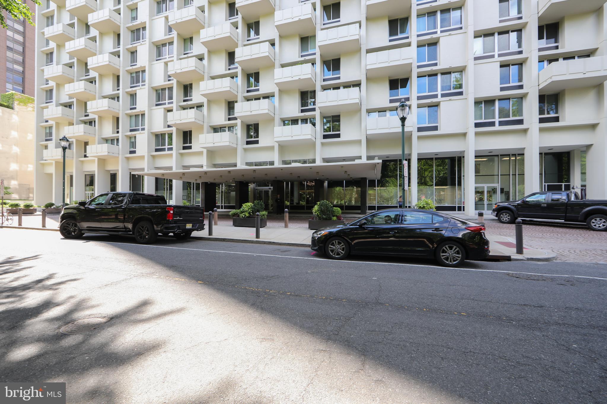WASHINGTON SQ - Residential