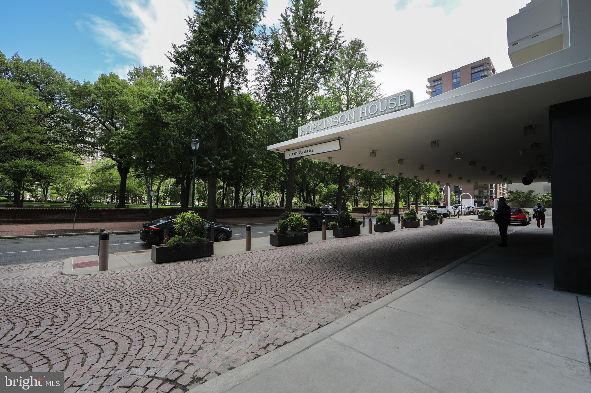 WASHINGTON SQ - Residential