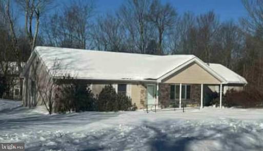 Great Opportunity to own this single-family home built in 1998 featuring 3 bedrooms and 2 bathrooms.  ***SPECIAL NOTES: (1) This is a CASH ONLY transaction. (2) Seller to pay Property Taxes, HOA, and Municipal/Utility Liens. All closing costs including transfer taxes are to be paid by the buyer at closing.  (3) Please read the Auction disclaimers carefully before placing a bid or submitting an offer. ***