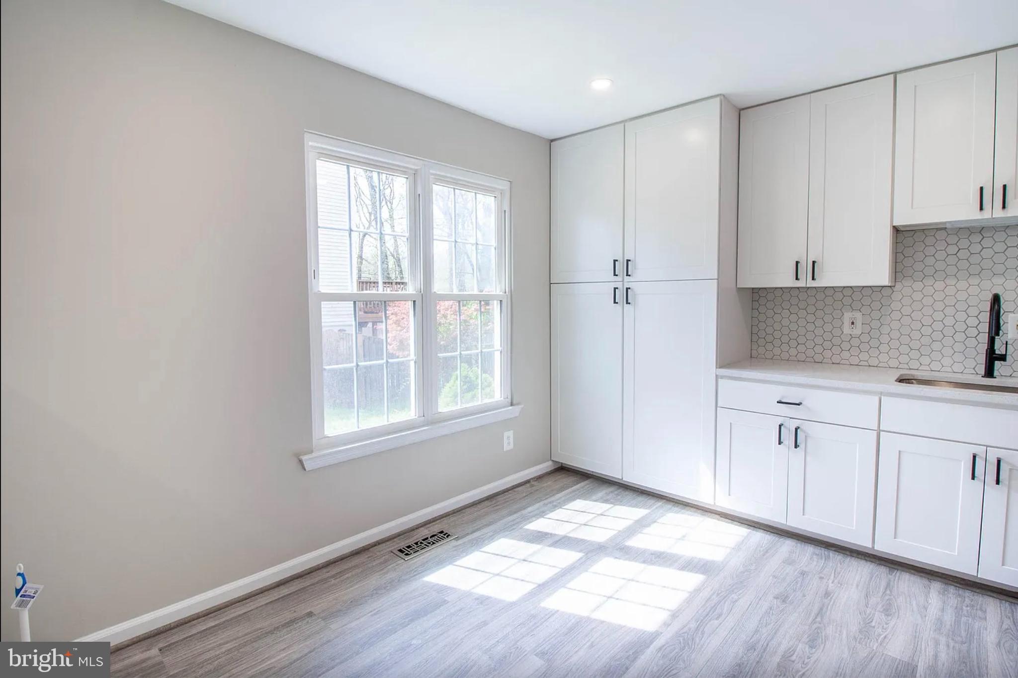 BURKE CENTRE - Residential Lease