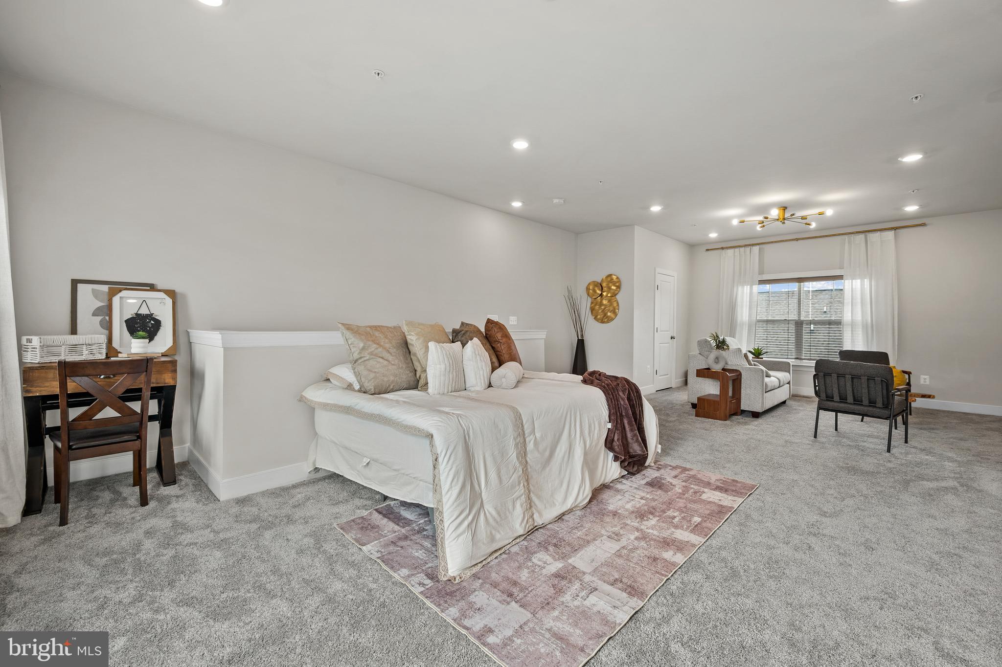 CROWN FARM - Residential