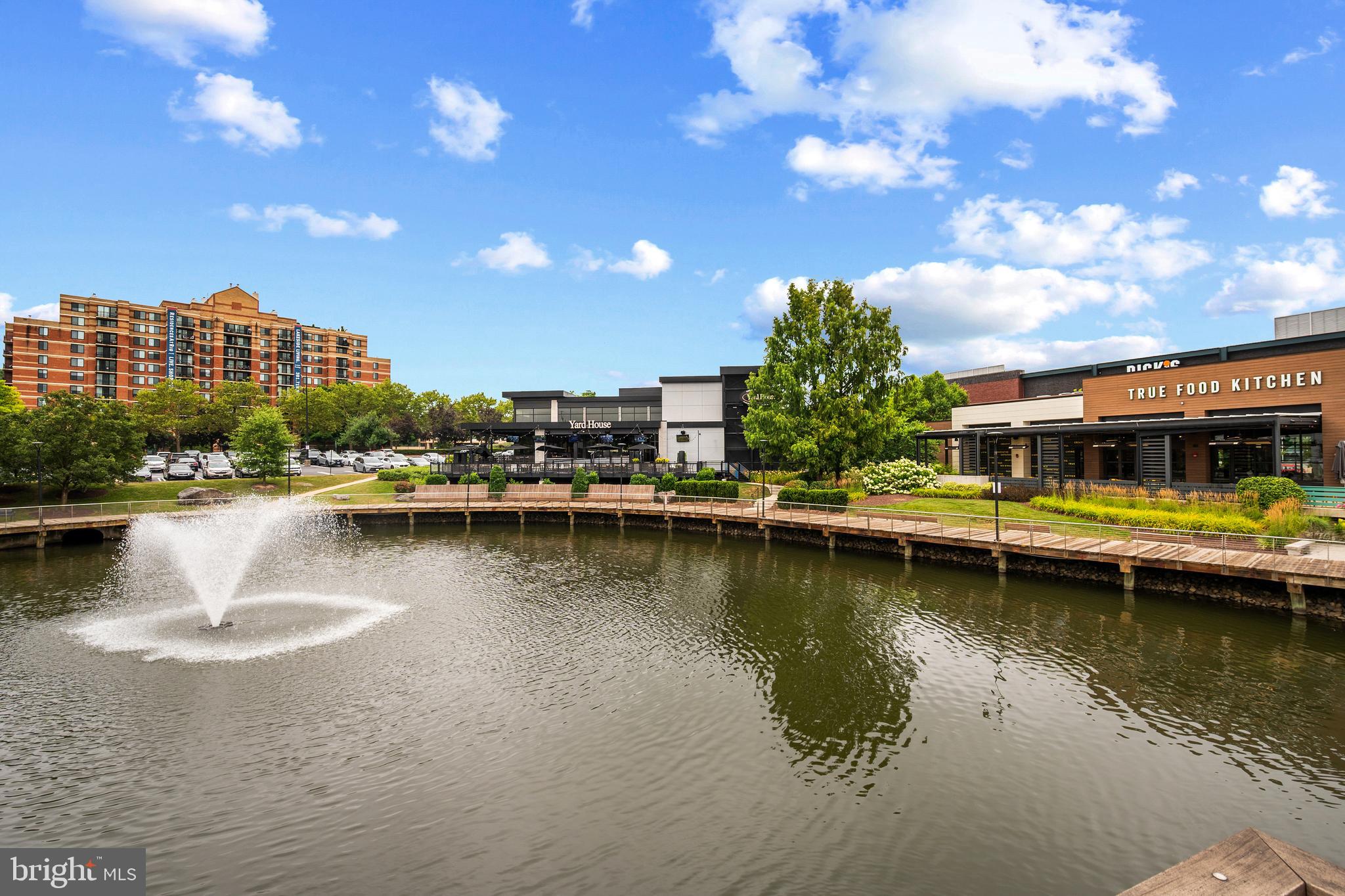 CROWN FARM - Residential