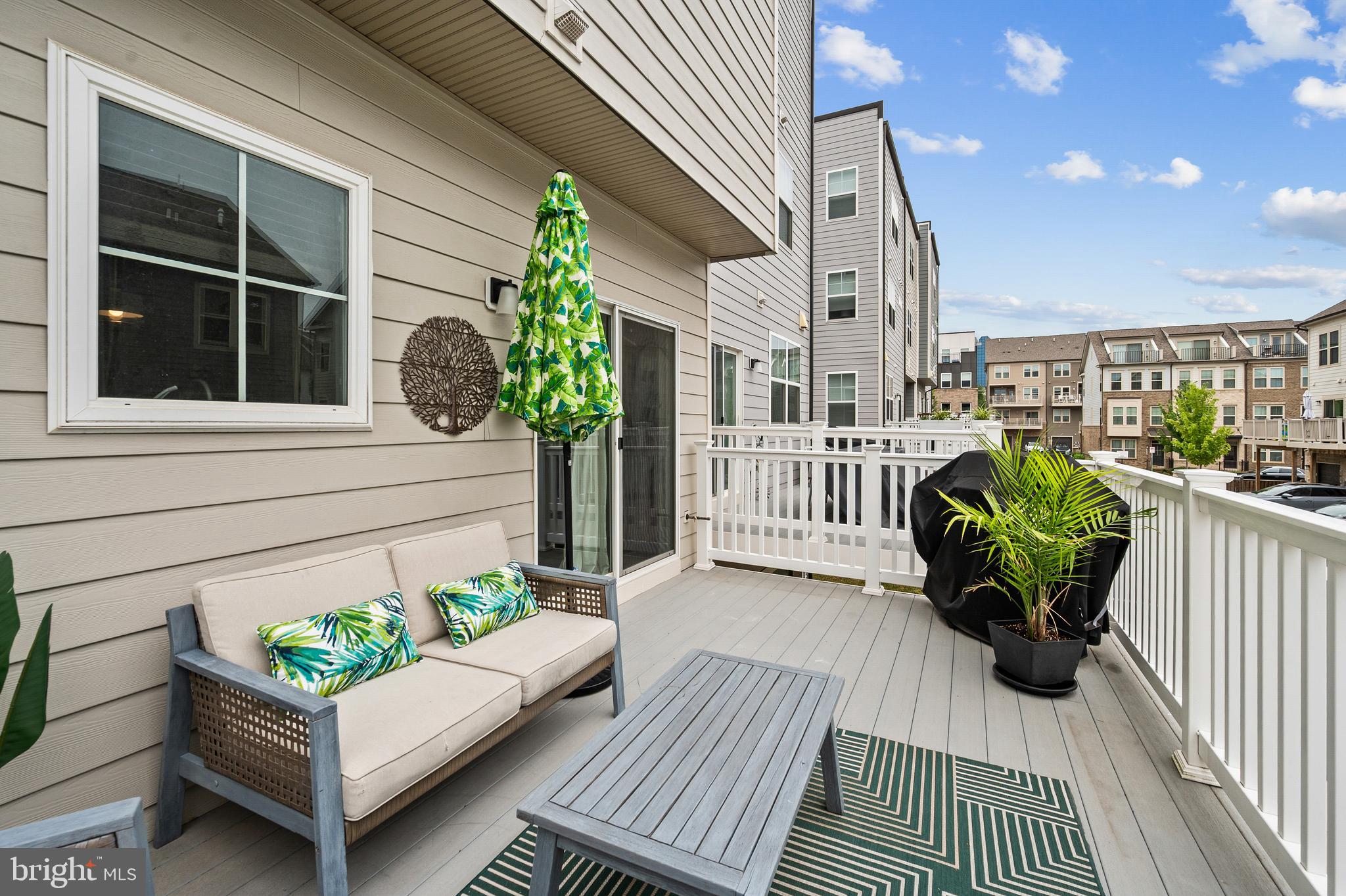 CROWN FARM - Residential