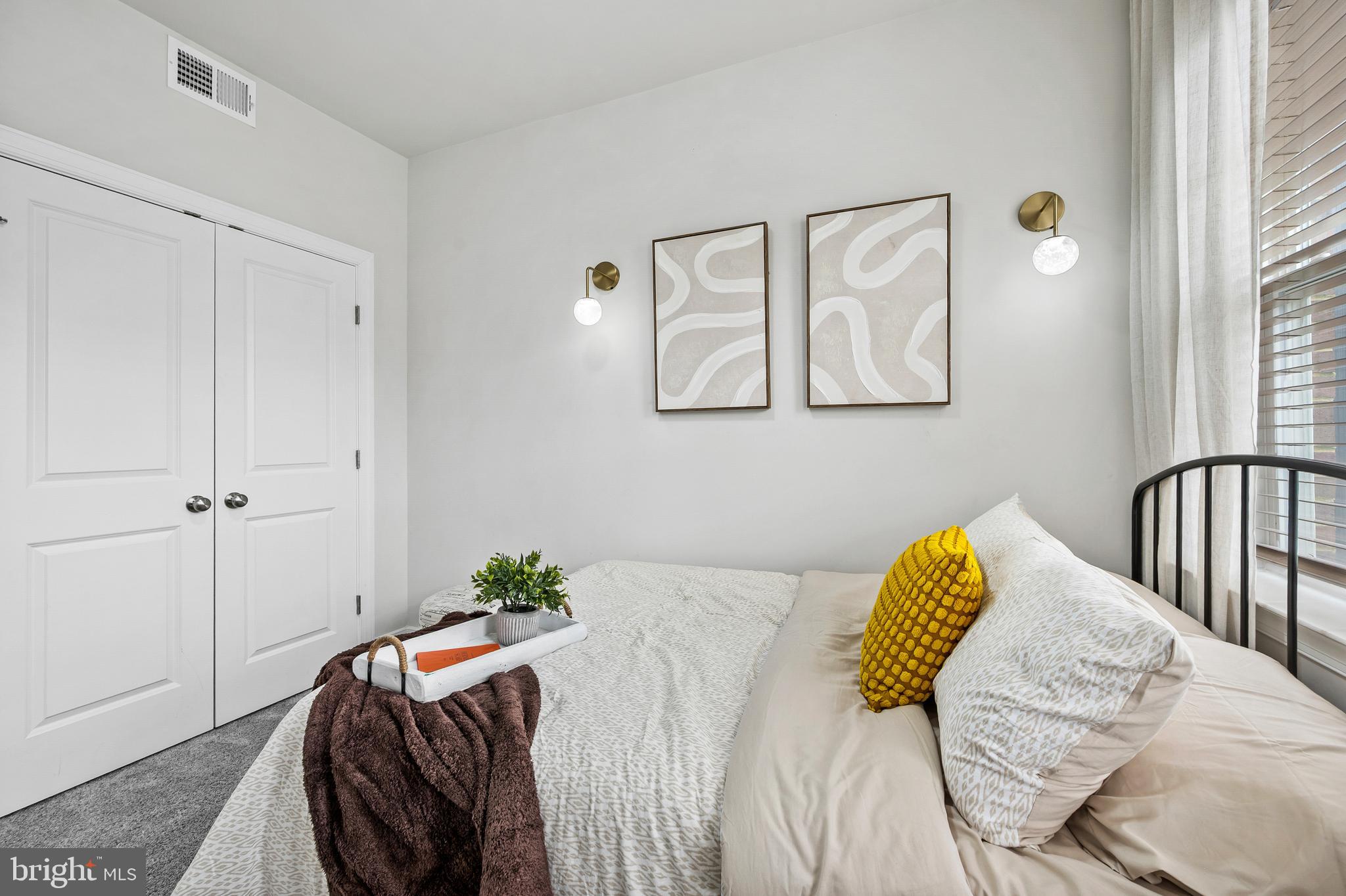 CROWN FARM - Residential