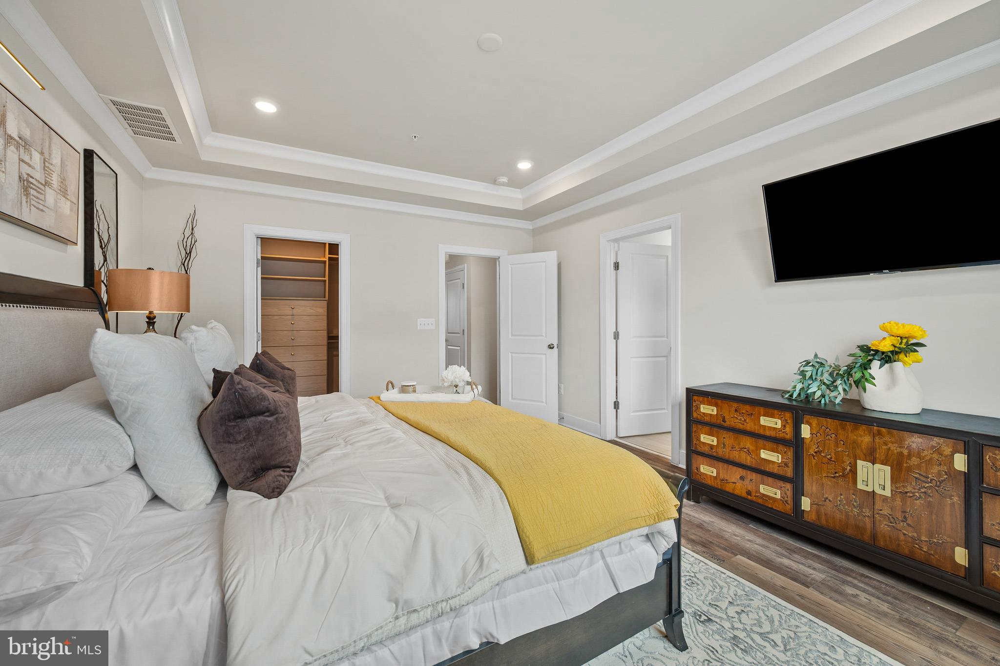 CROWN FARM - Residential