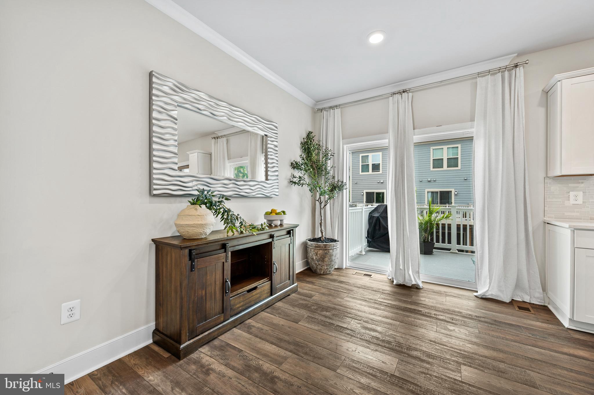 CROWN FARM - Residential