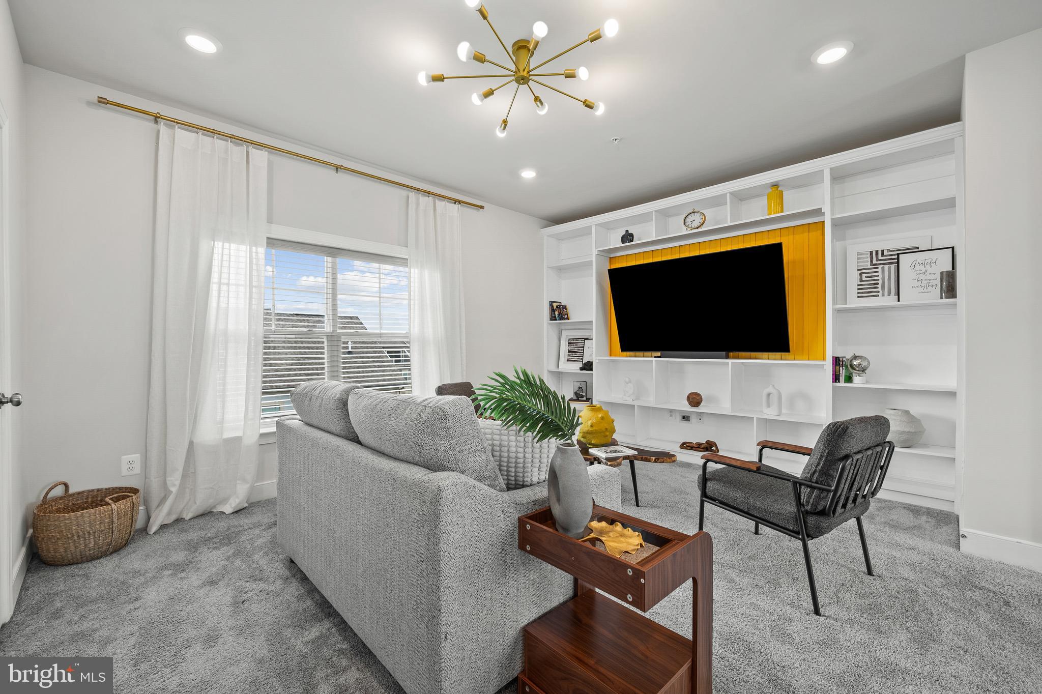 CROWN FARM - Residential