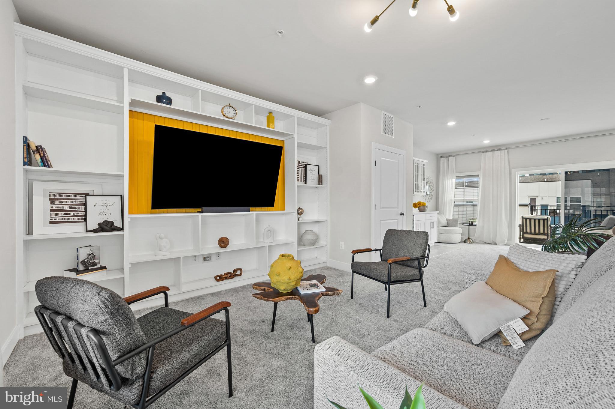 CROWN FARM - Residential