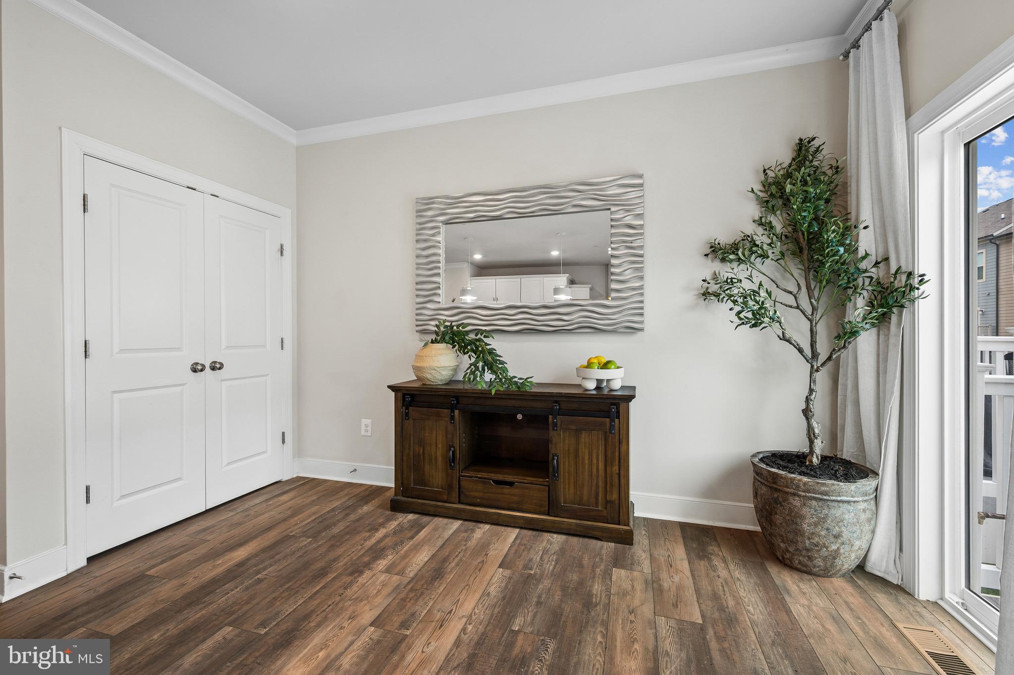 CROWN FARM - Residential