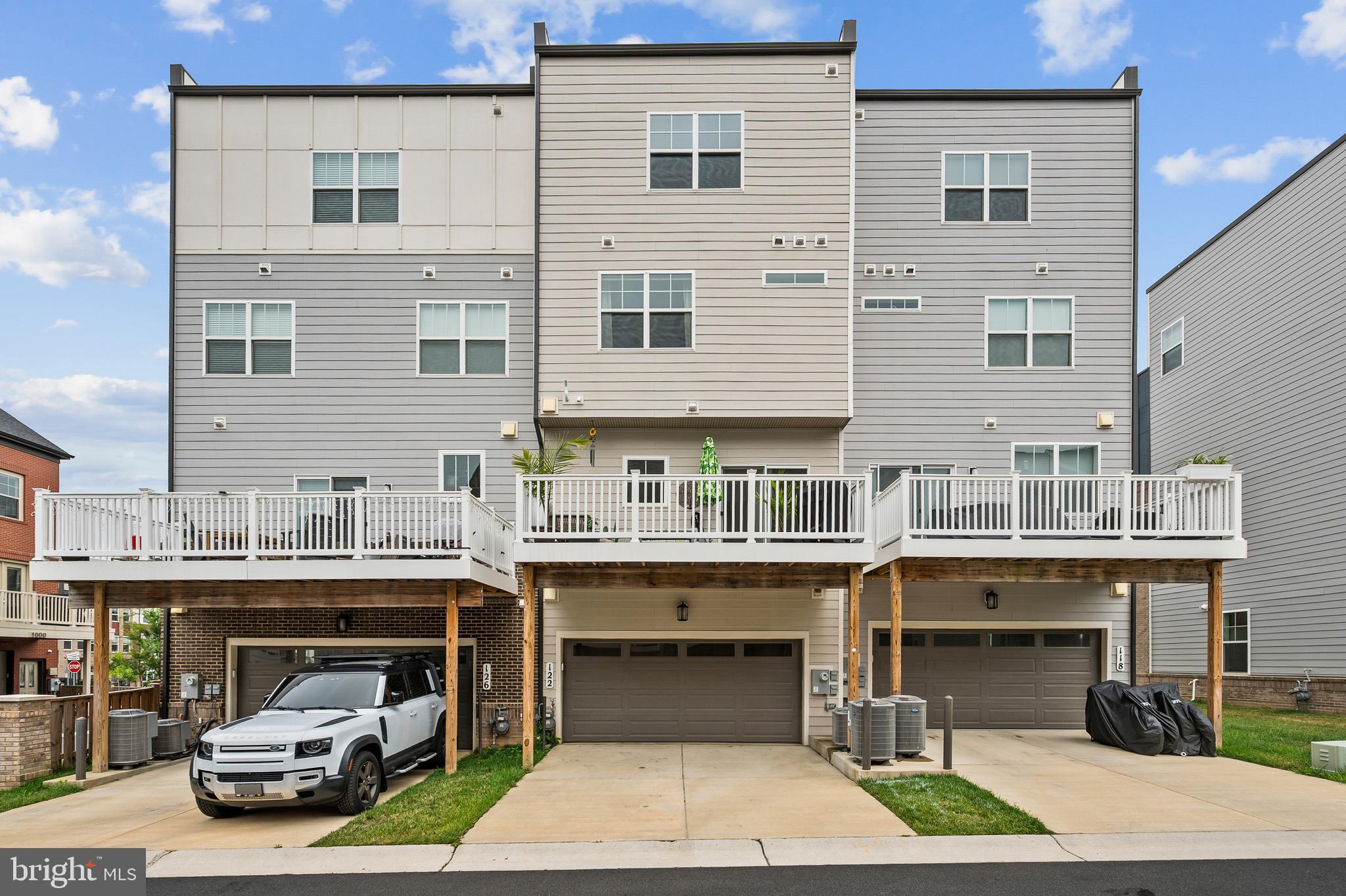 CROWN FARM - Residential