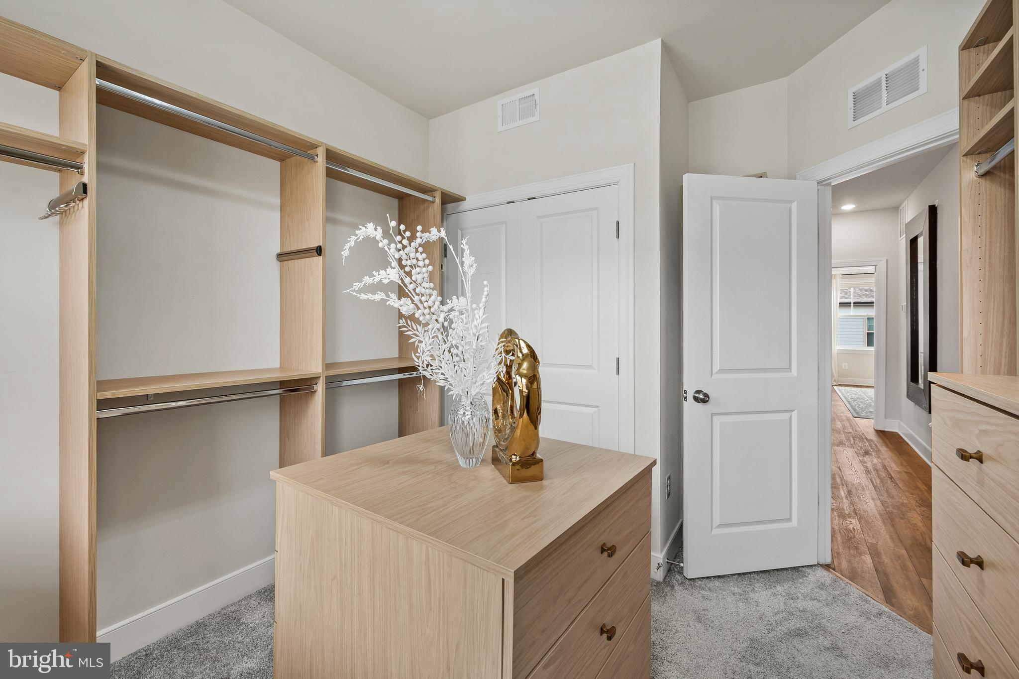 CROWN FARM - Residential