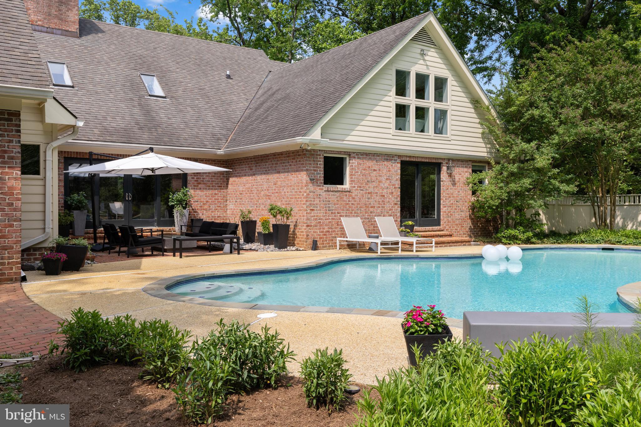 EATONS LANDING - Residential