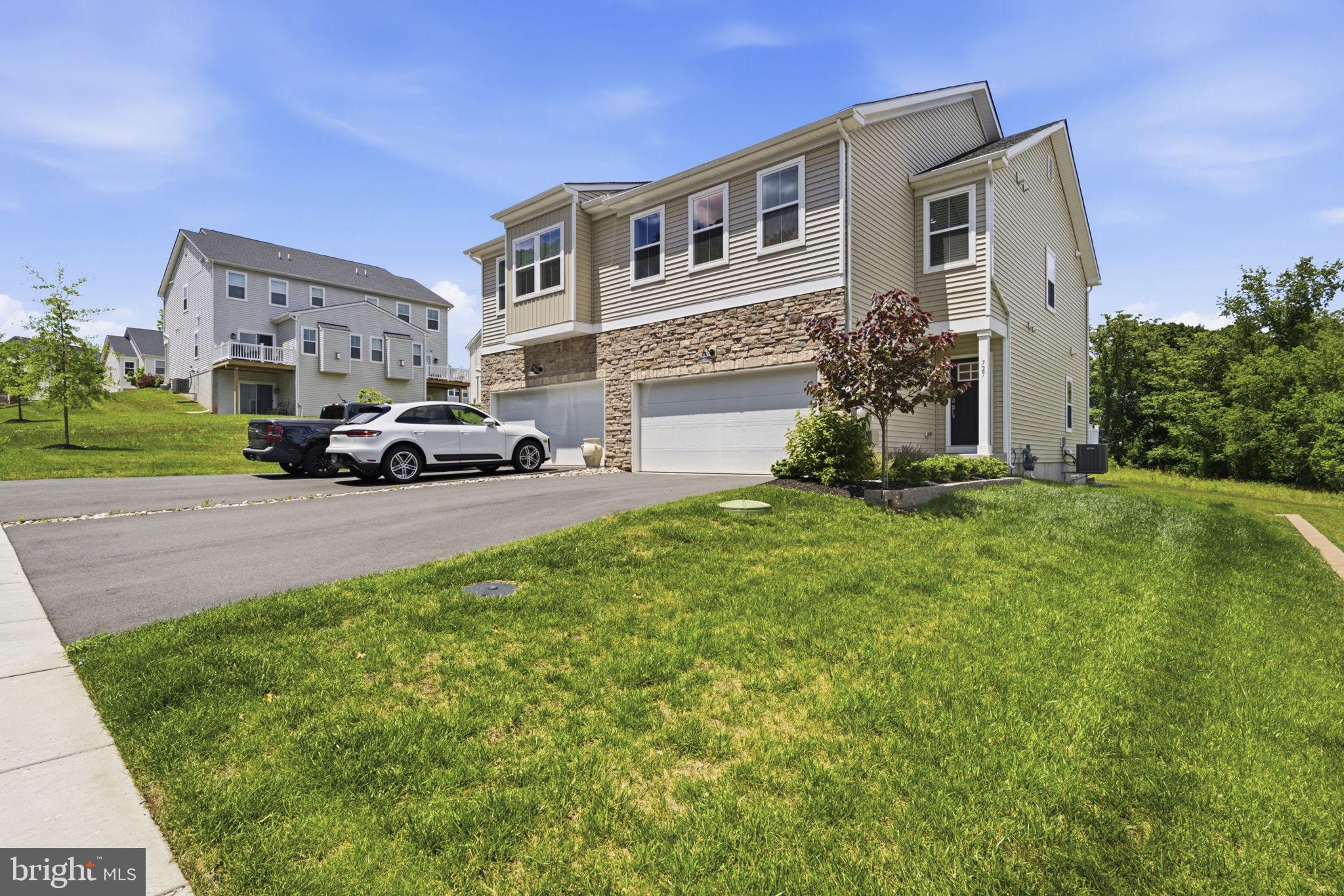 VILLAGES AT SPRING HILL - Residential