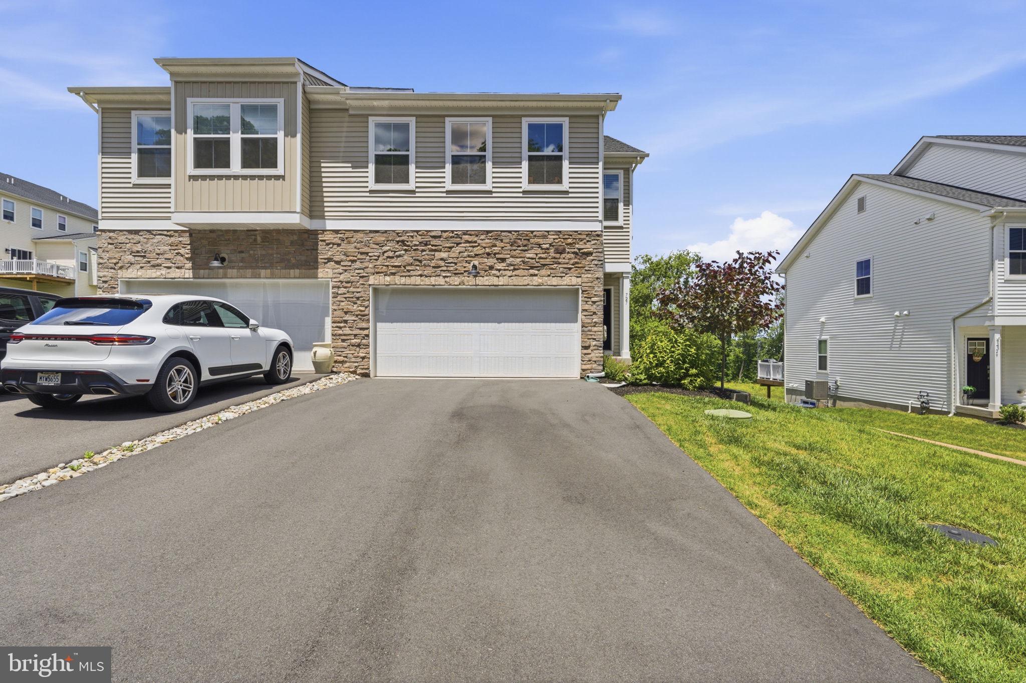 VILLAGES AT SPRING HILL - Residential