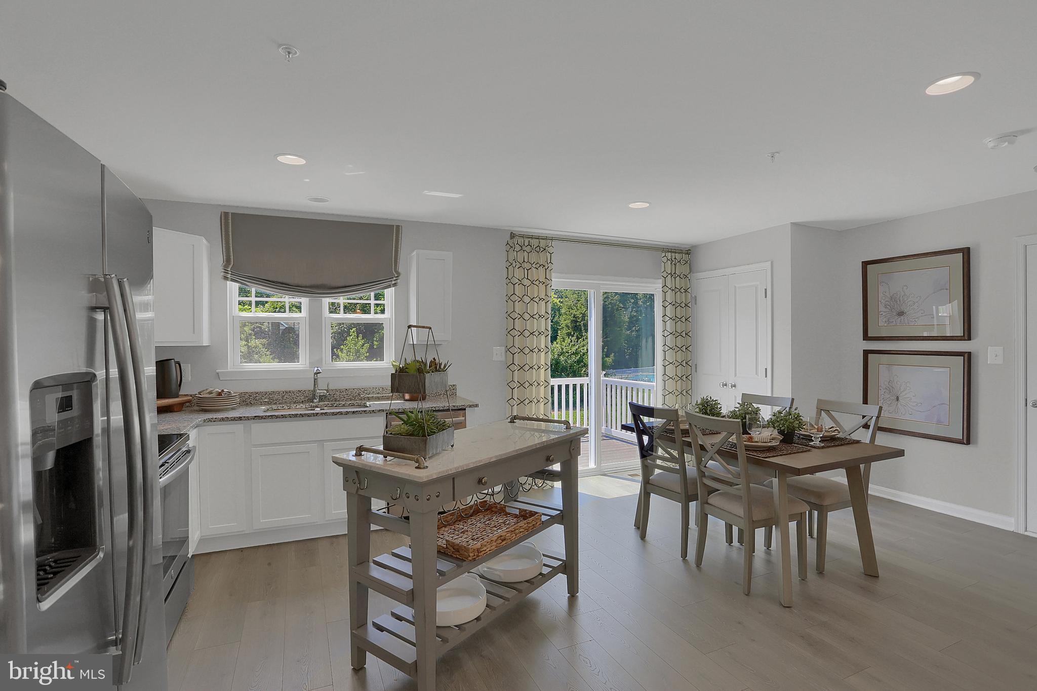 CAPTAIN'S COVE - Residential