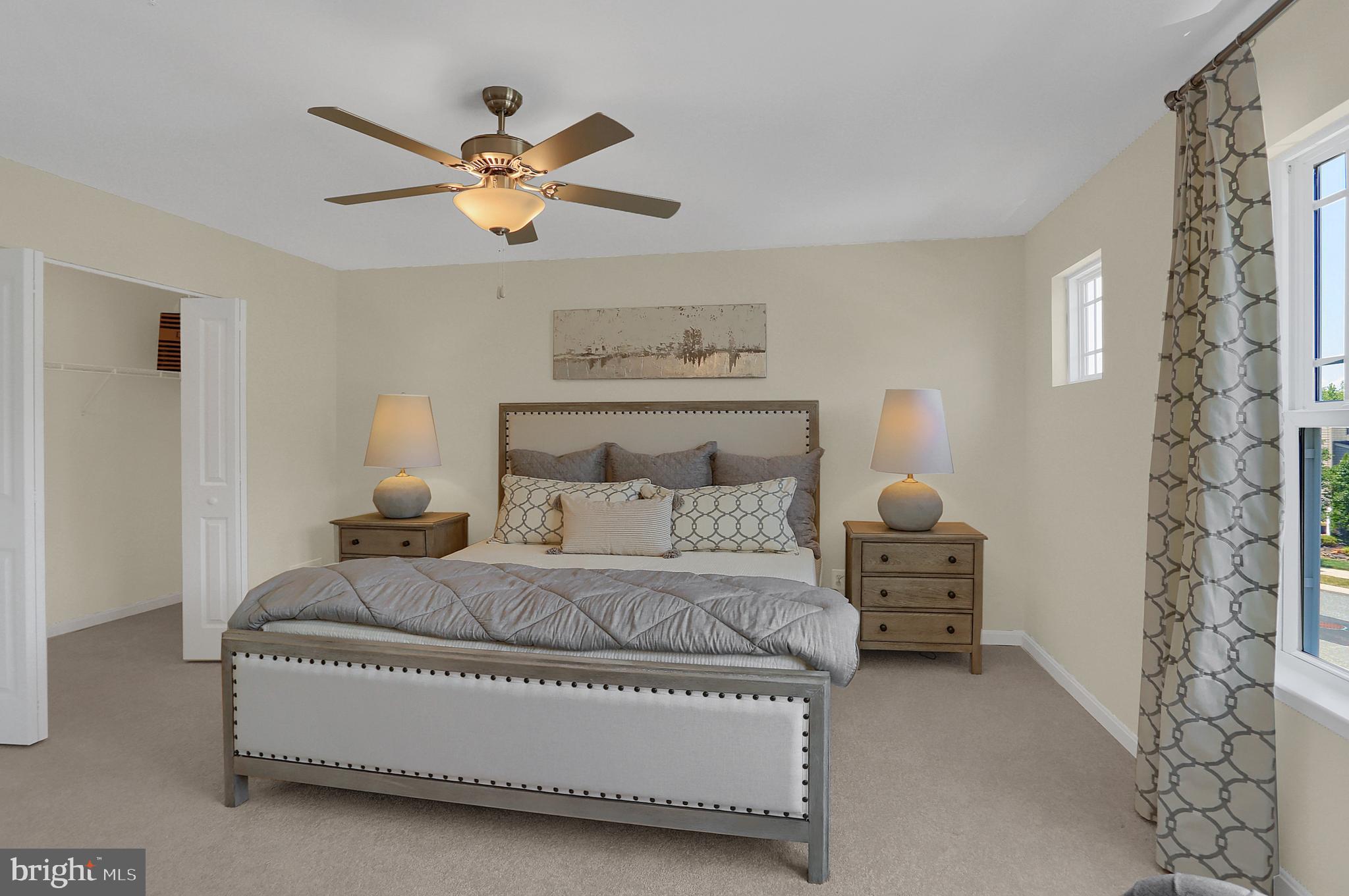 CAPTAIN'S COVE - Residential