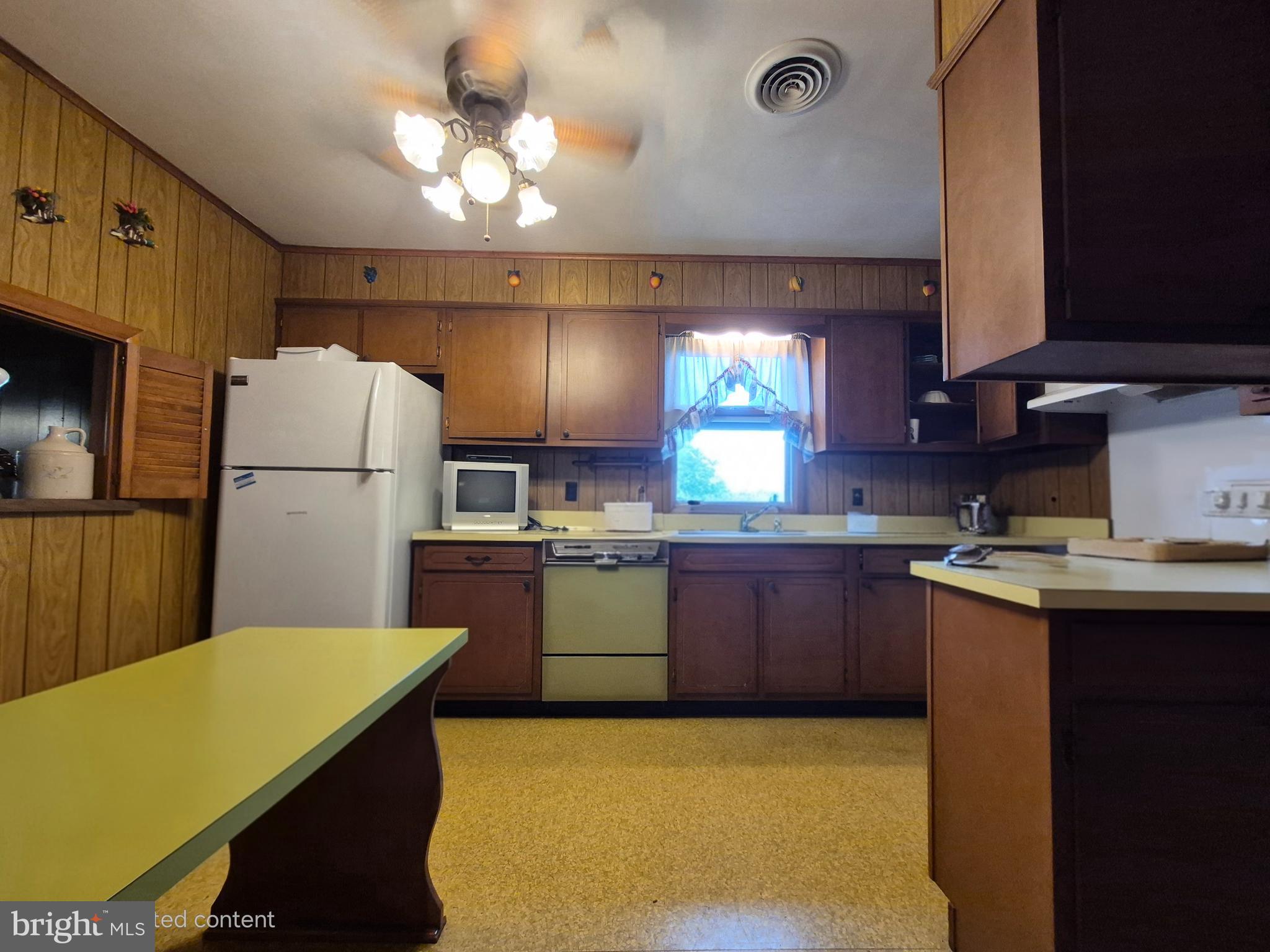 CEDAR CREEK - Residential