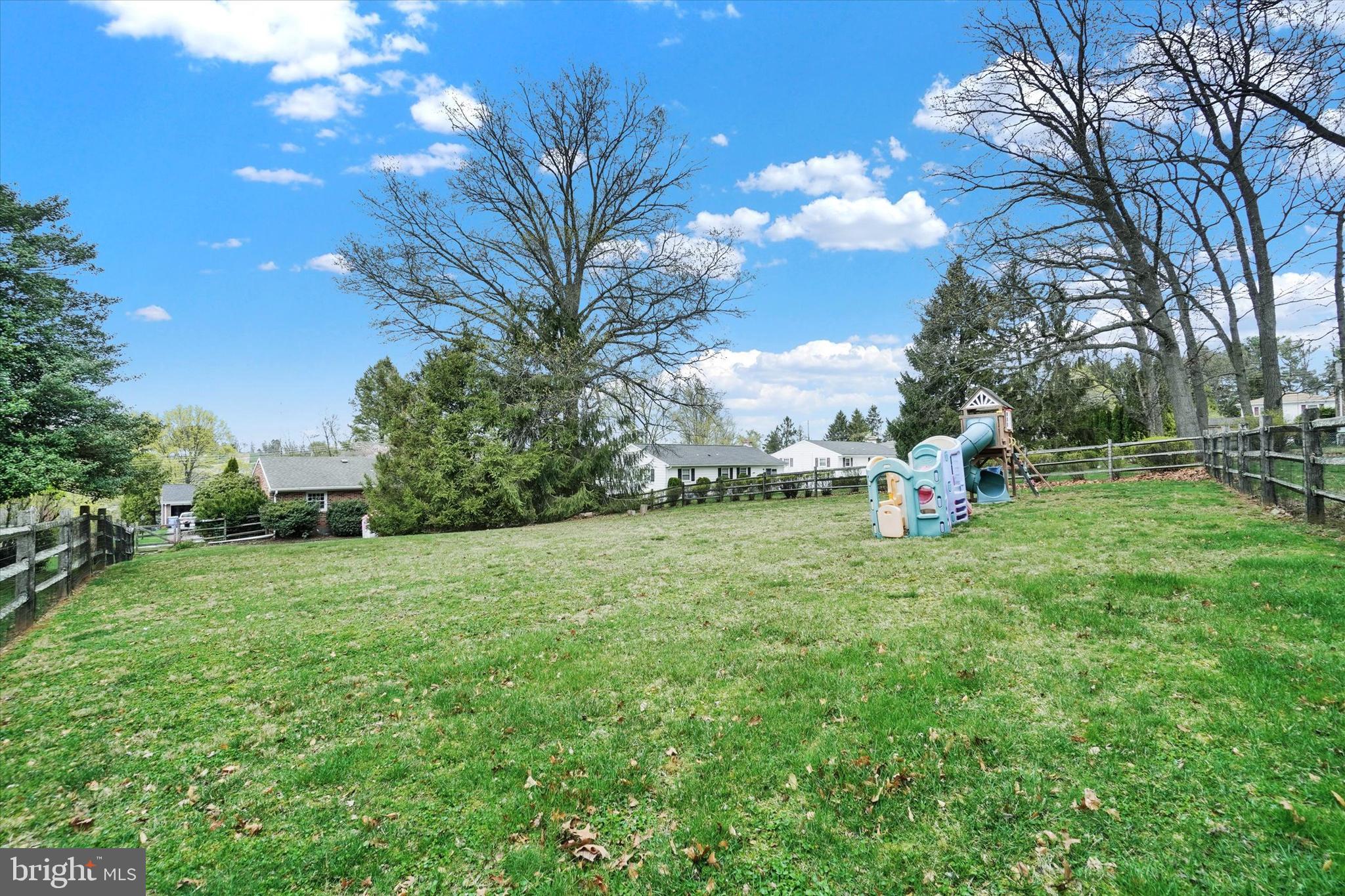 ARLINGTON PARK - Residential