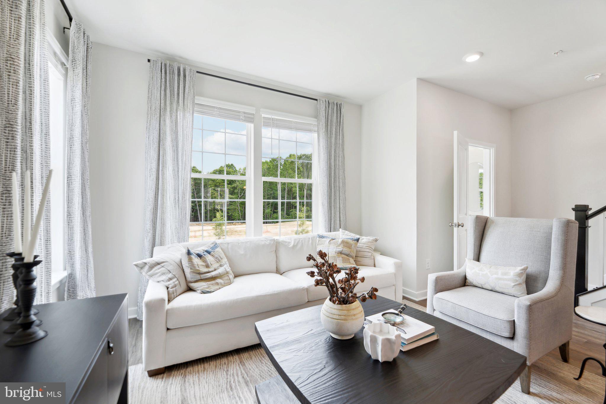 RIVERPOINTE - Residential