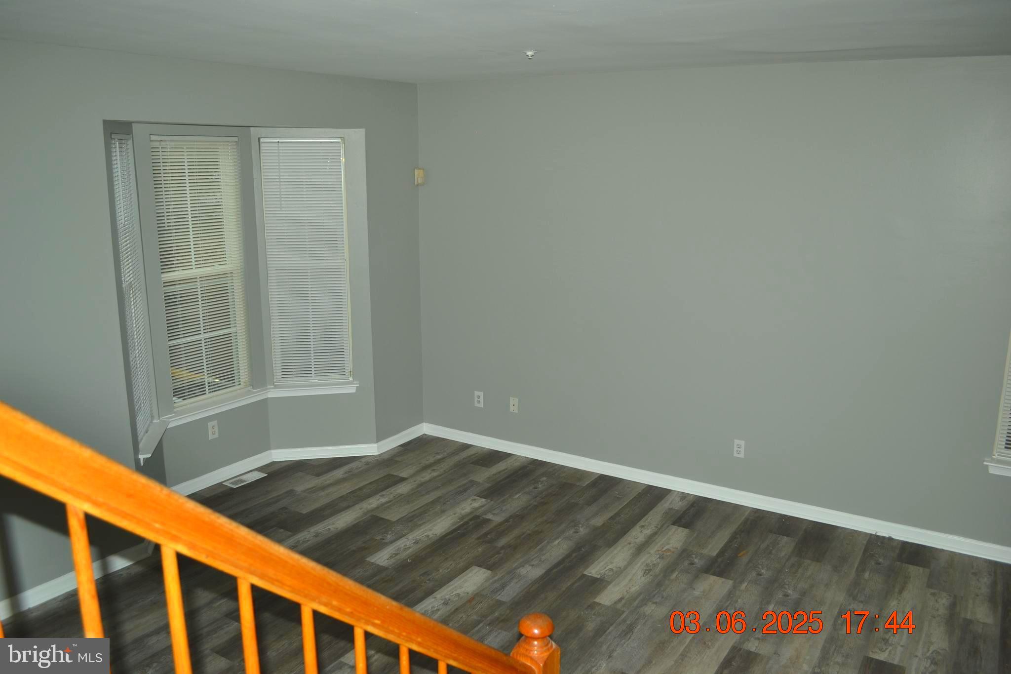 RIDGE COMMONS - Residential Lease