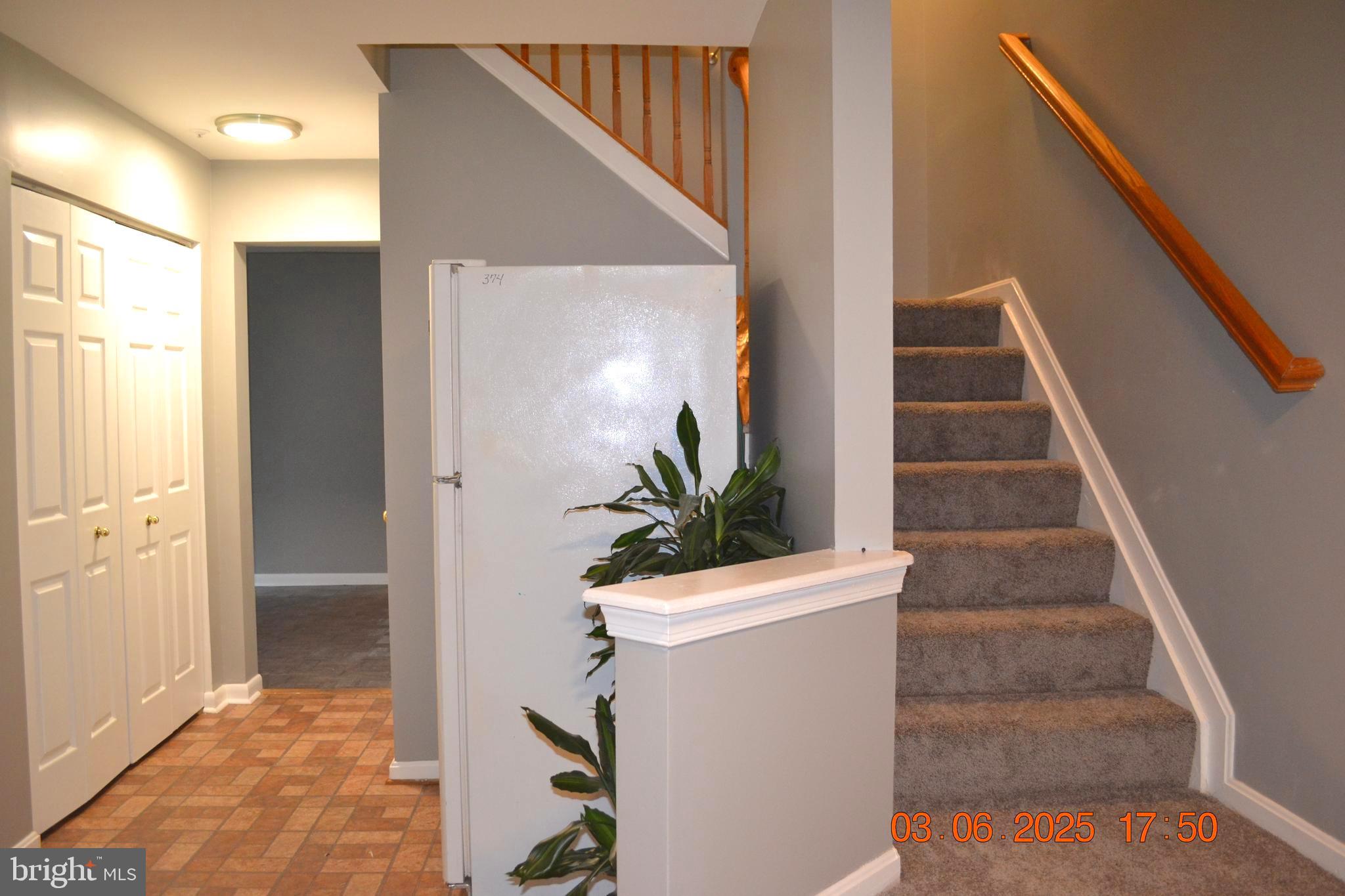 RIDGE COMMONS - Residential Lease