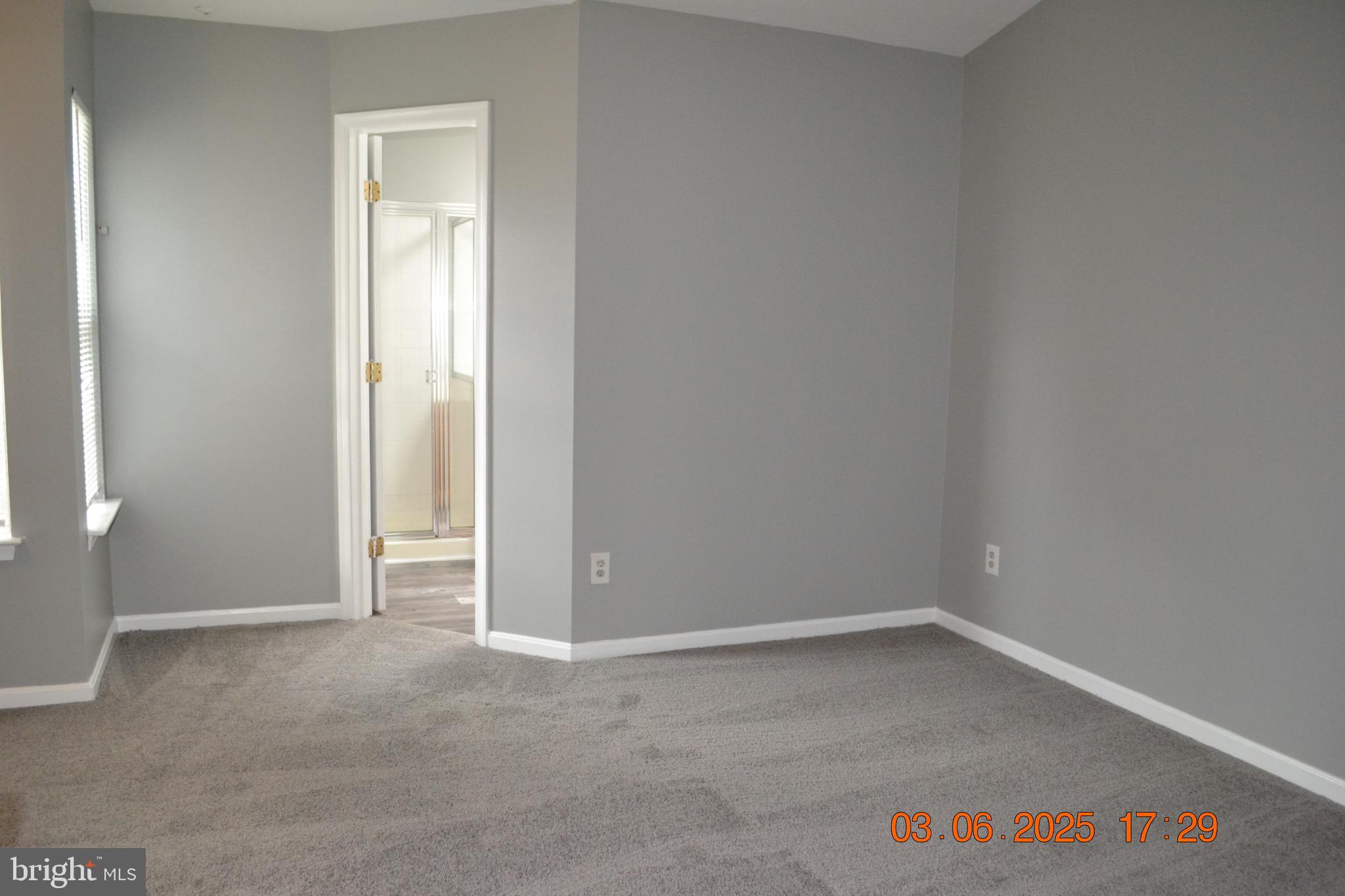 RIDGE COMMONS - Residential Lease