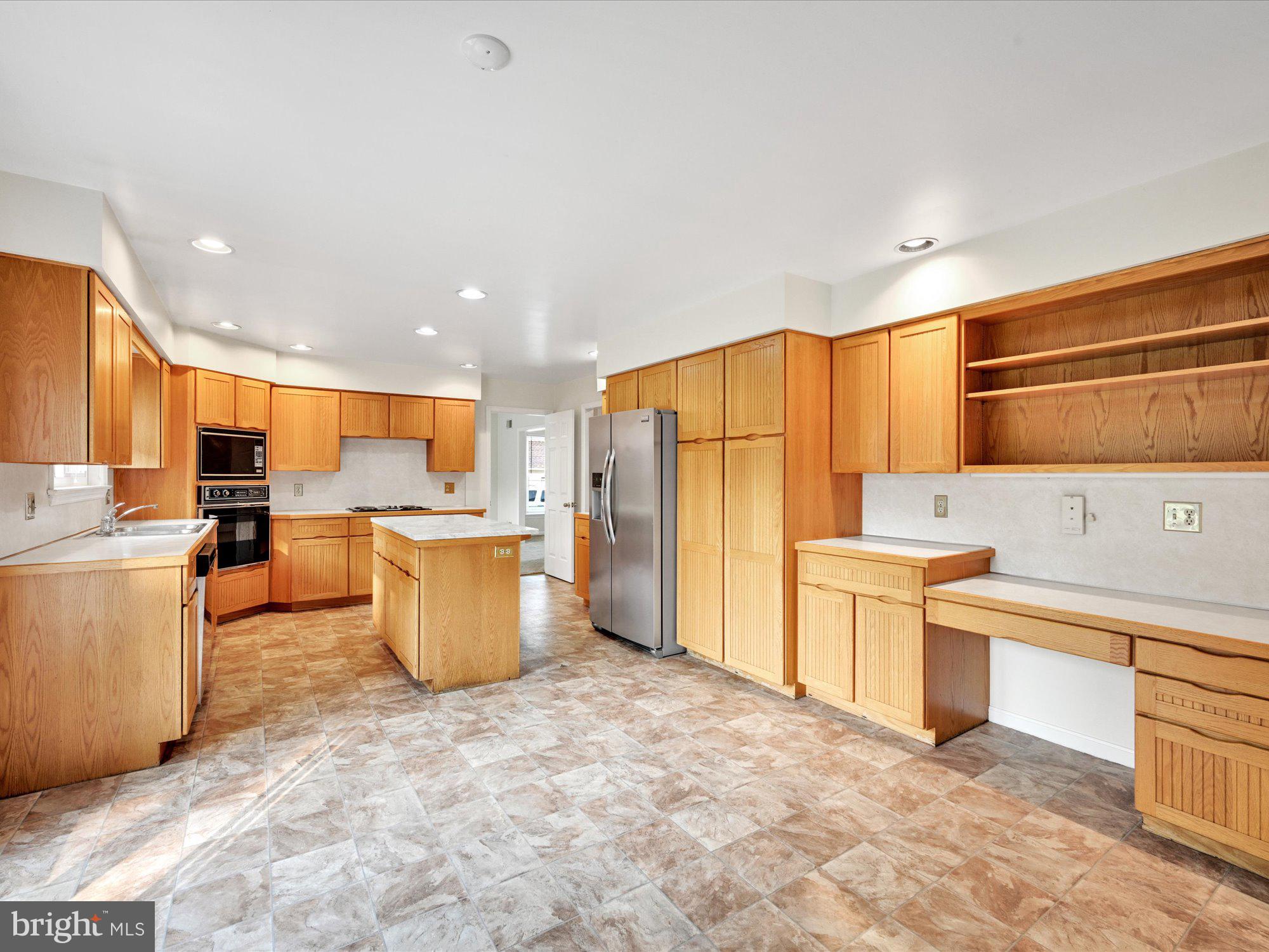 FOXSHIRE - Residential