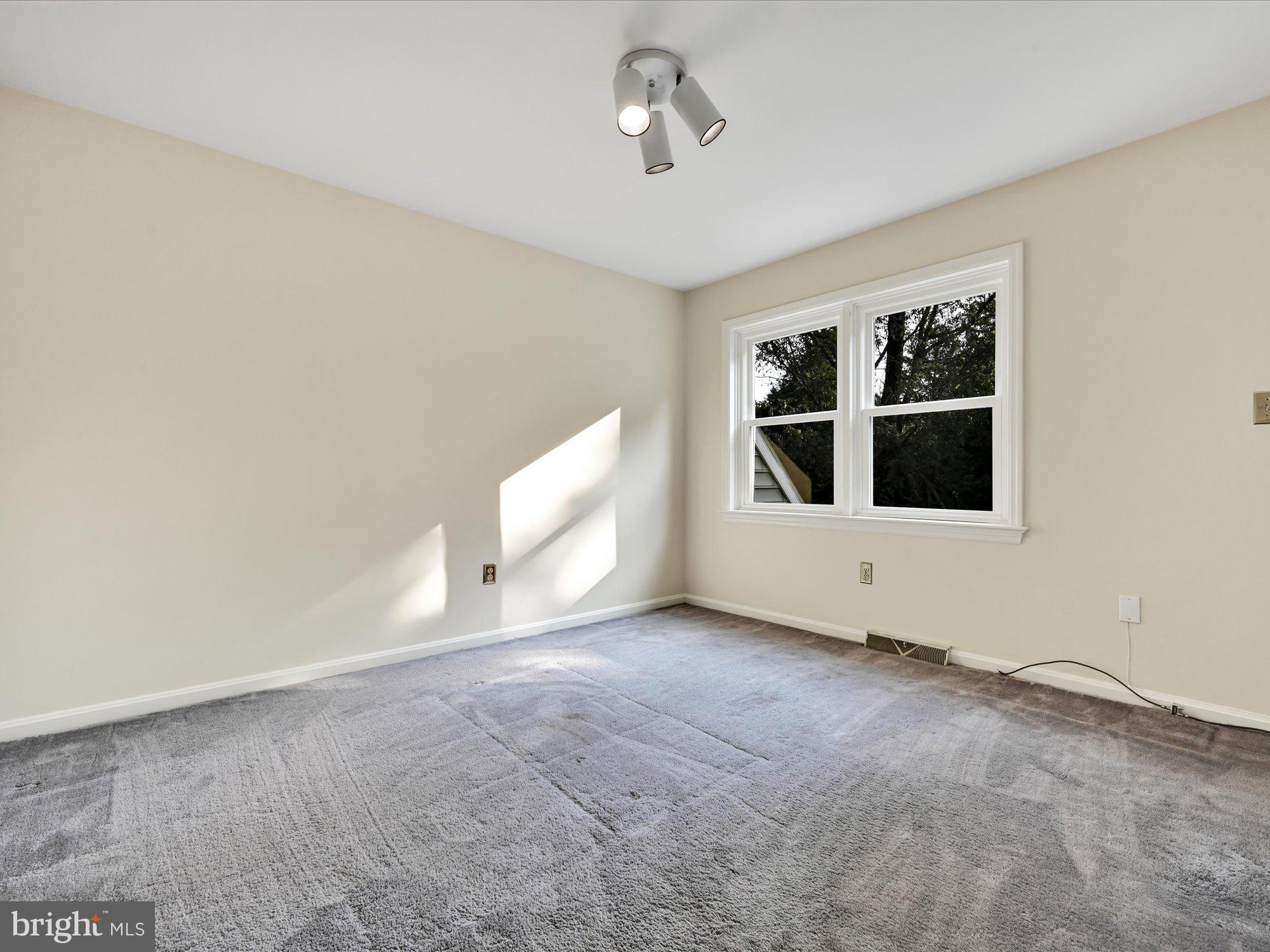 FOXSHIRE - Residential
