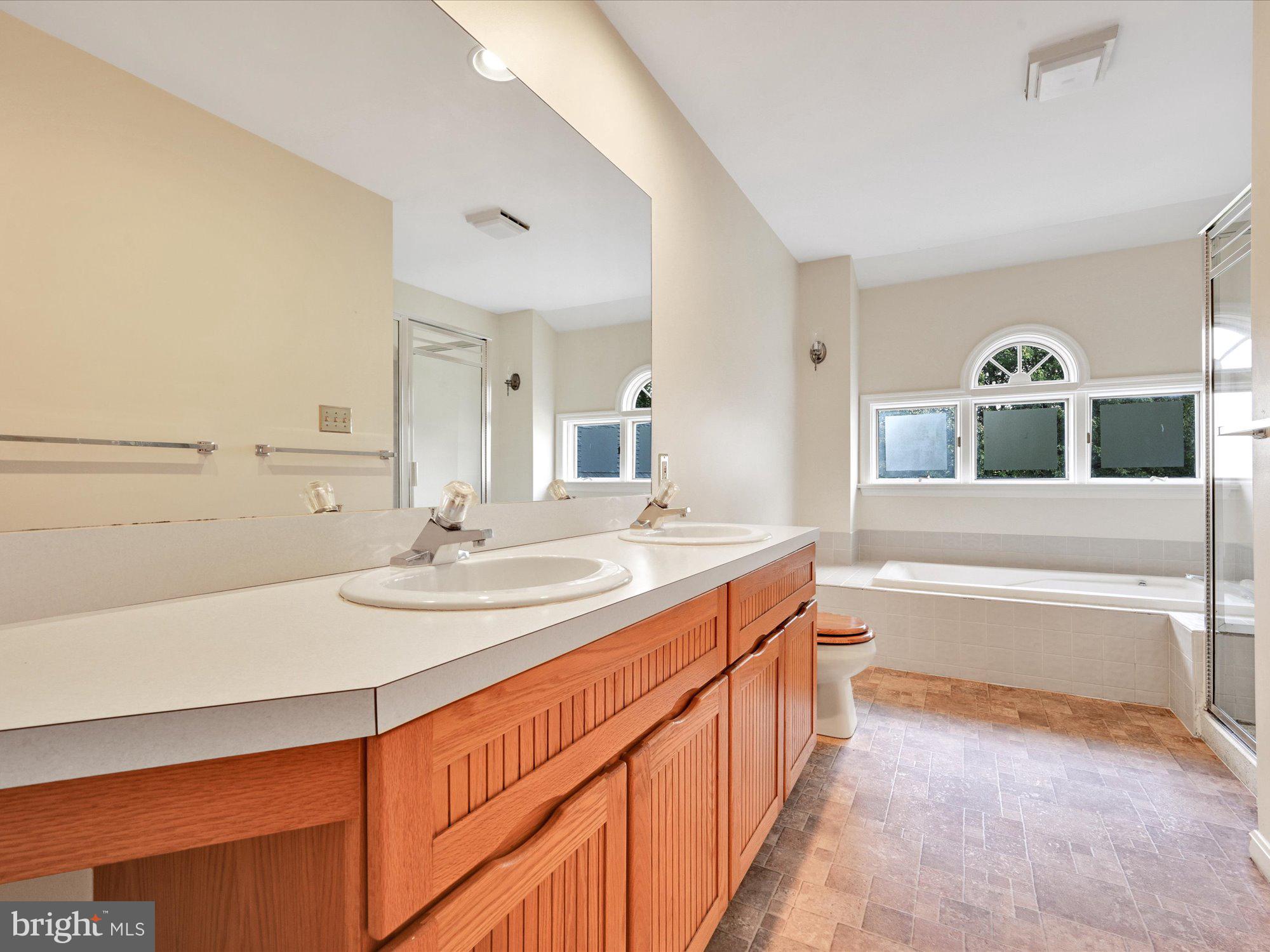 FOXSHIRE - Residential