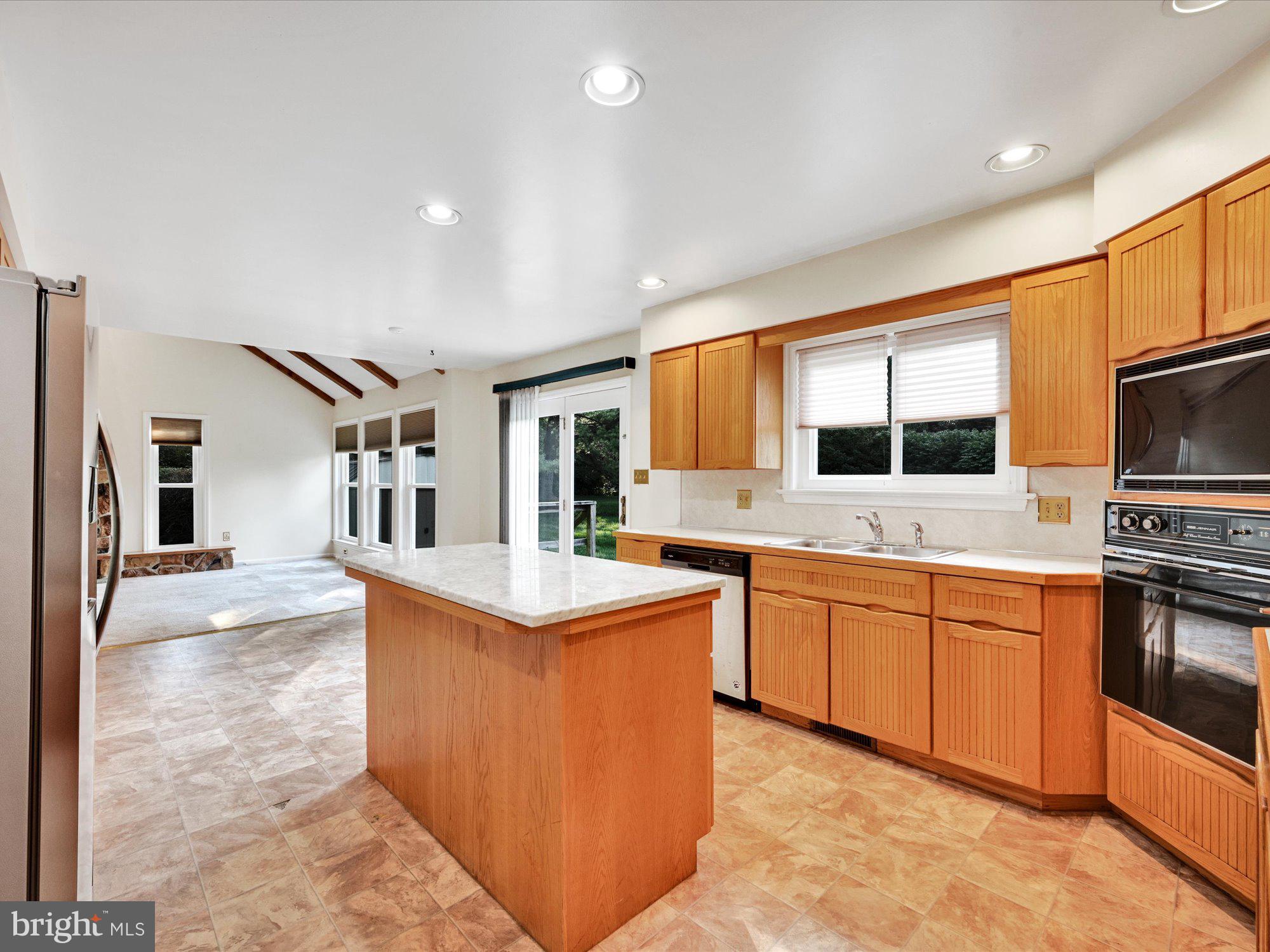 FOXSHIRE - Residential