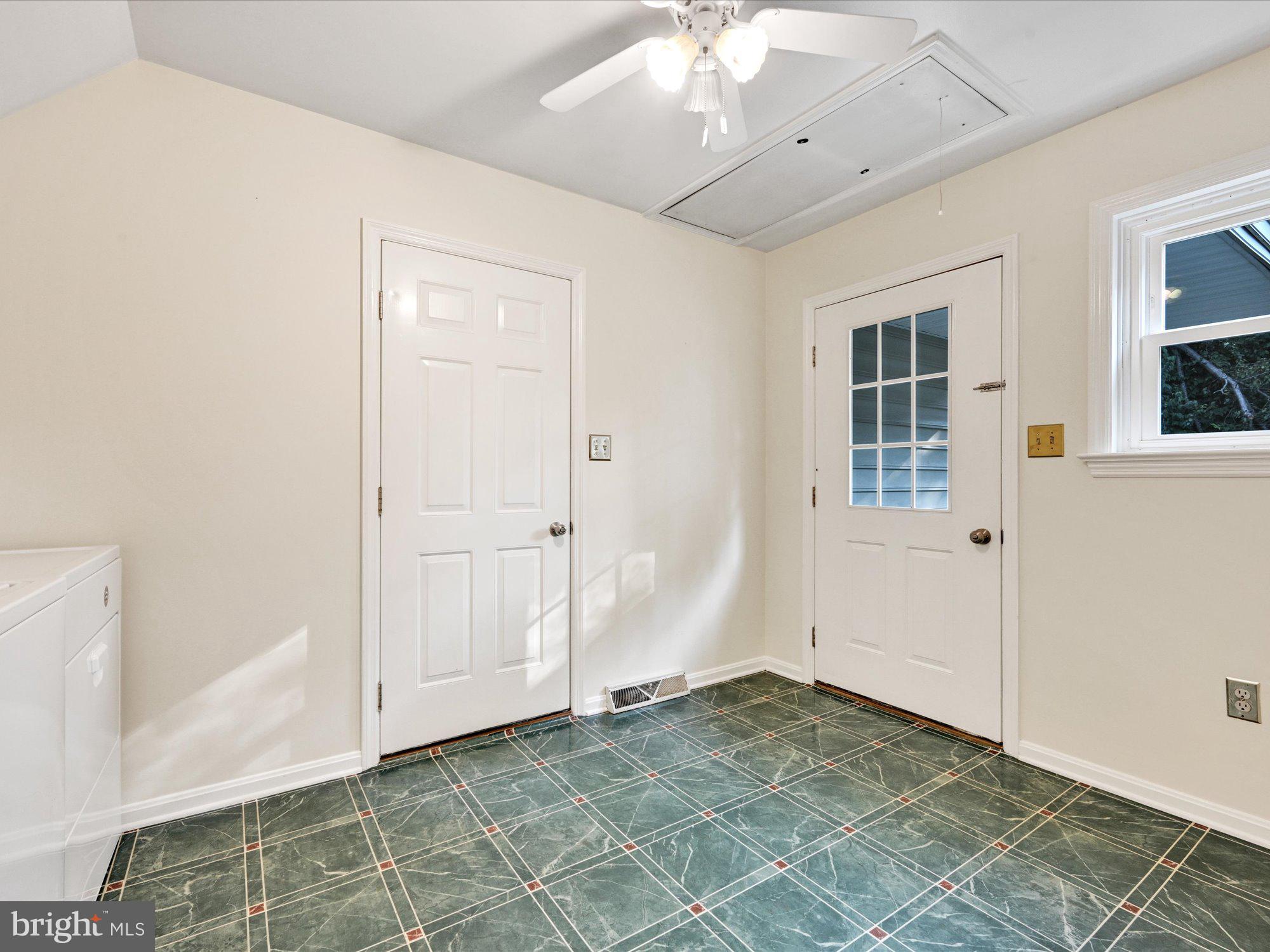 FOXSHIRE - Residential