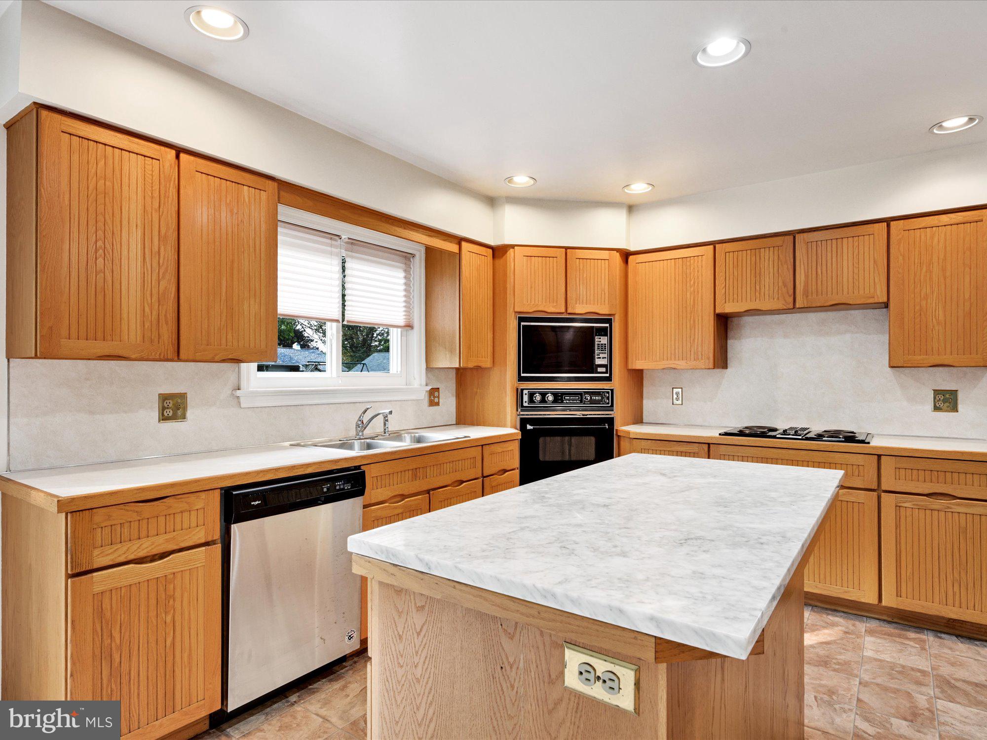 FOXSHIRE - Residential