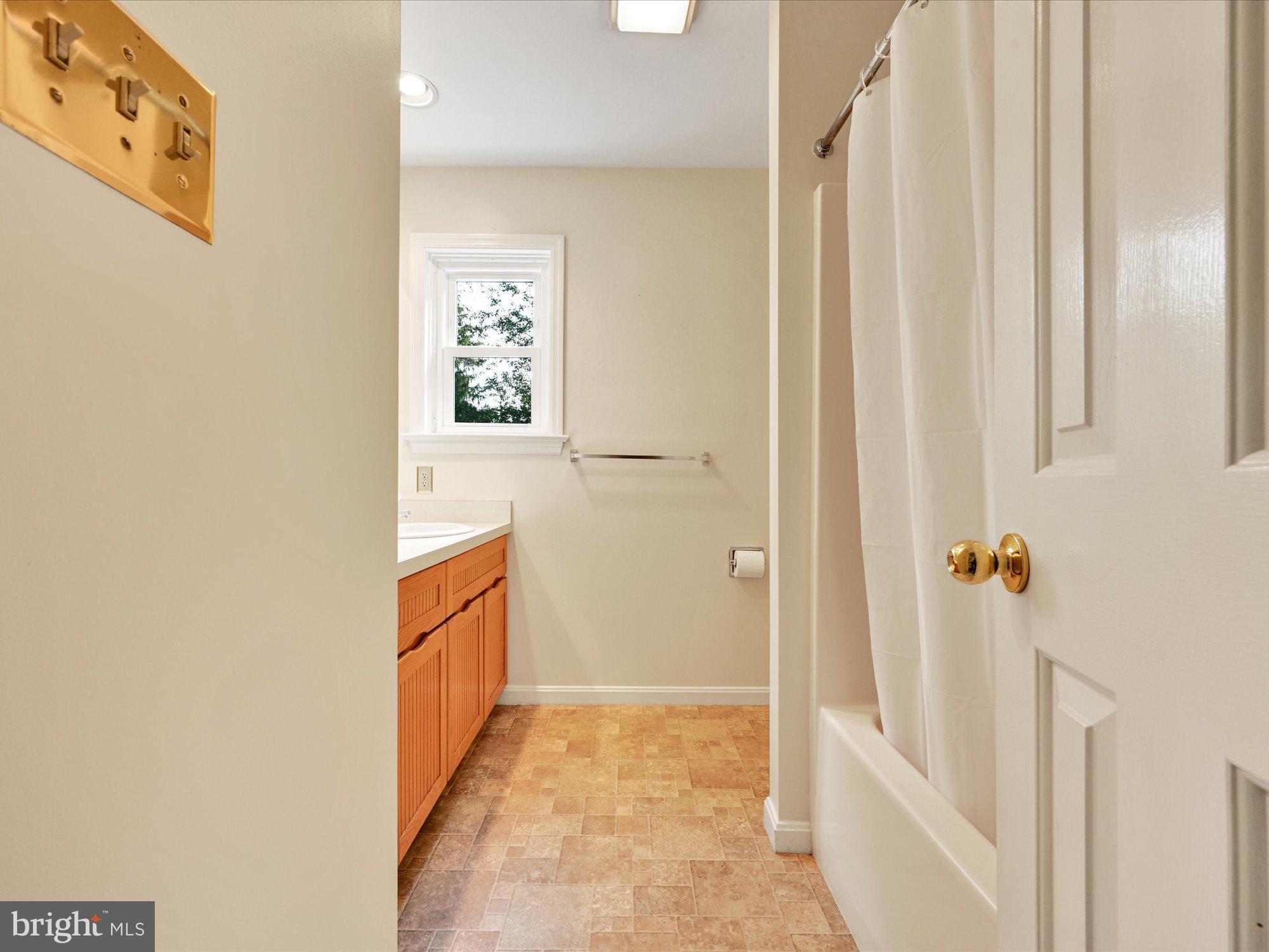 FOXSHIRE - Residential