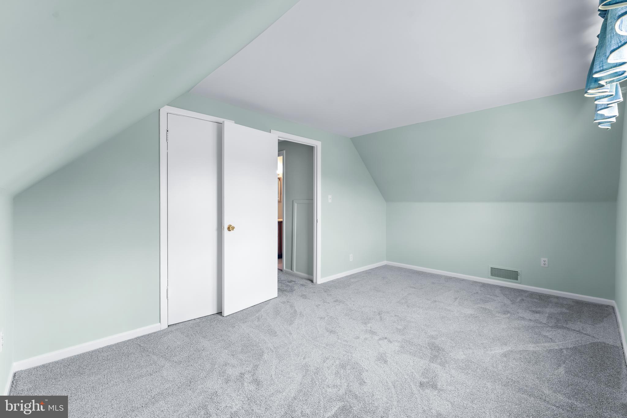 FOXHILL AT BELAIR - Residential