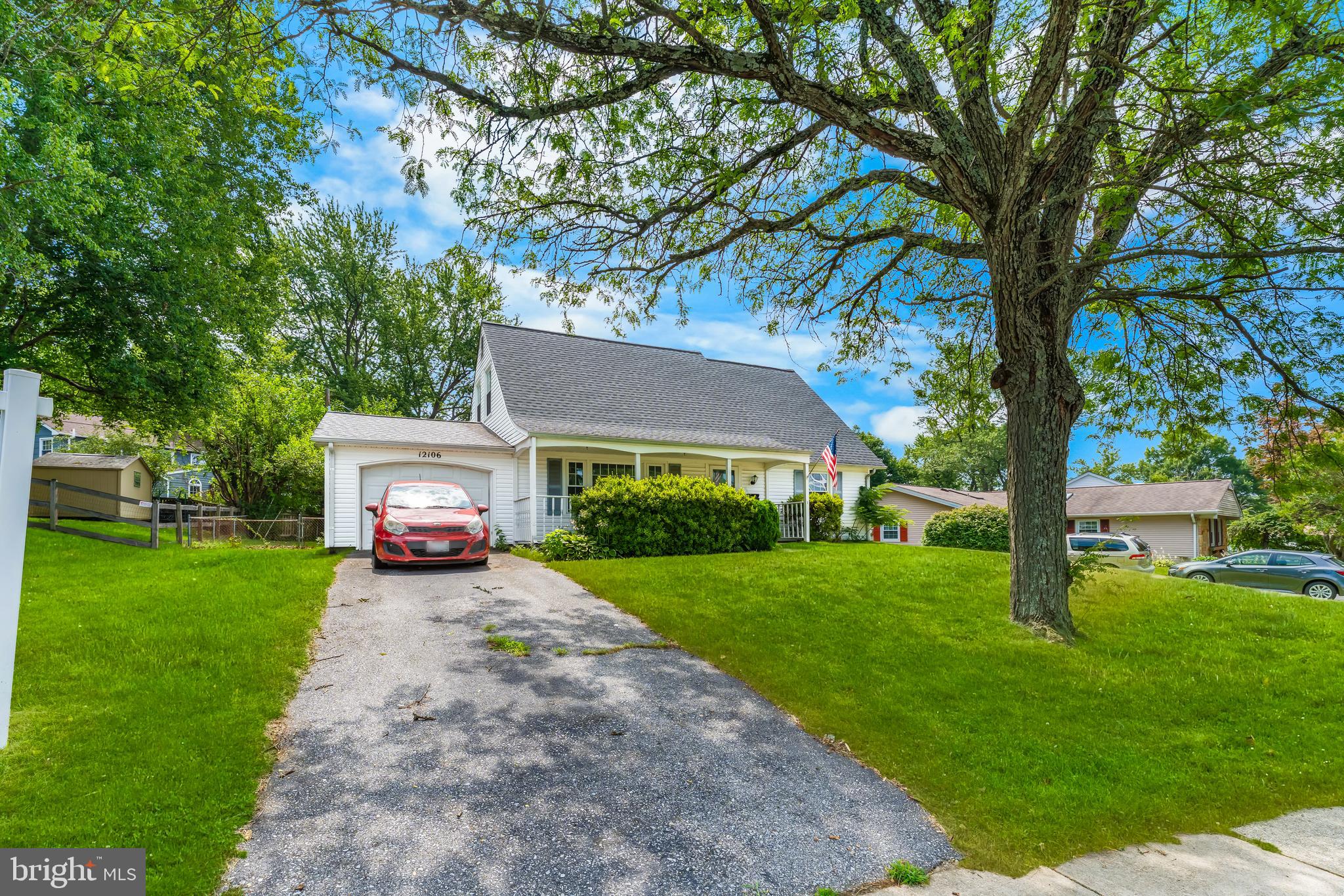 FOXHILL AT BELAIR - Residential