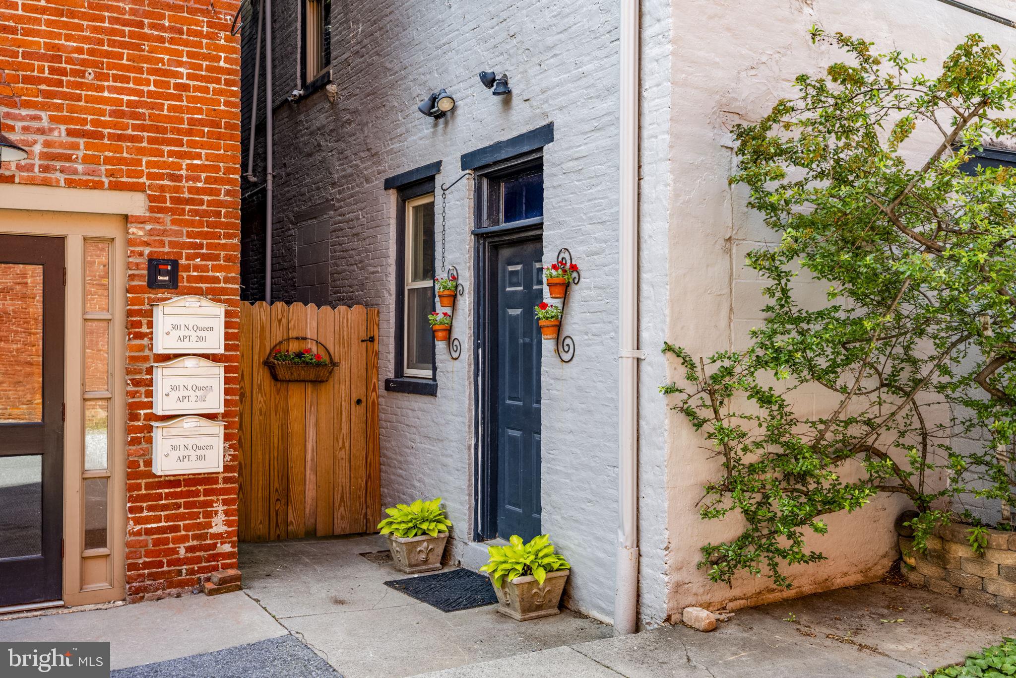 LANCASTER - Residential