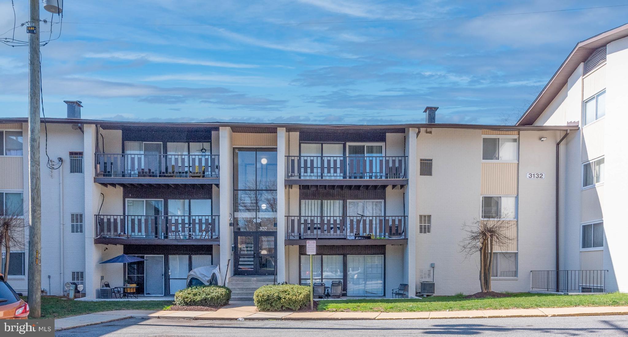 HUNTCREST CONDOMINIUM - Residential