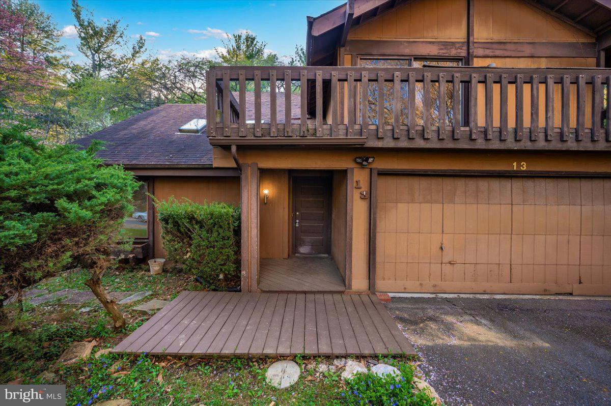 Transform this contemporary house into the home of your dreams! Combining modern architecture, ample space, and a prime location, this property is filled with endless potential.

Step inside to be greeted by vaulted ceilings and skylights in the sunlit living room, where expansive windows bathe the space in natural light. The adjoining dining area makes hosting a breeze, while the cozy family room, complete with a charming wood-burning fireplace, creates a warm and inviting ambiance.

The generous kitchen offers abundant space, ready for you to design and customize to suit your unique style and needs. Upstairs, a spacious loft provides versatile possibilities—whether you envision a home office, study, recreation room, or additional living area.

The primary bedroom is a sanctuary of its own, featuring cathedral ceilings, a walk-in closet, a private balcony, and an en-suite bathroom. Three additional bedrooms and a full bathroom ensure comfort and convenience for family or guests alike.

Outside, the private backyard is your personal retreat. With a large deck, a storage shed, and plenty of space for gardening, it’s perfect for relaxation and seasonal blooms.

Situated in a well-established neighborhood, this home offers a fantastic location and boundless opportunities to make it uniquely yours. Don’t miss this chance to create the life you’ve been dreaming of—schedule your showing today!  HOME SOLD STRICTLY AS IS.