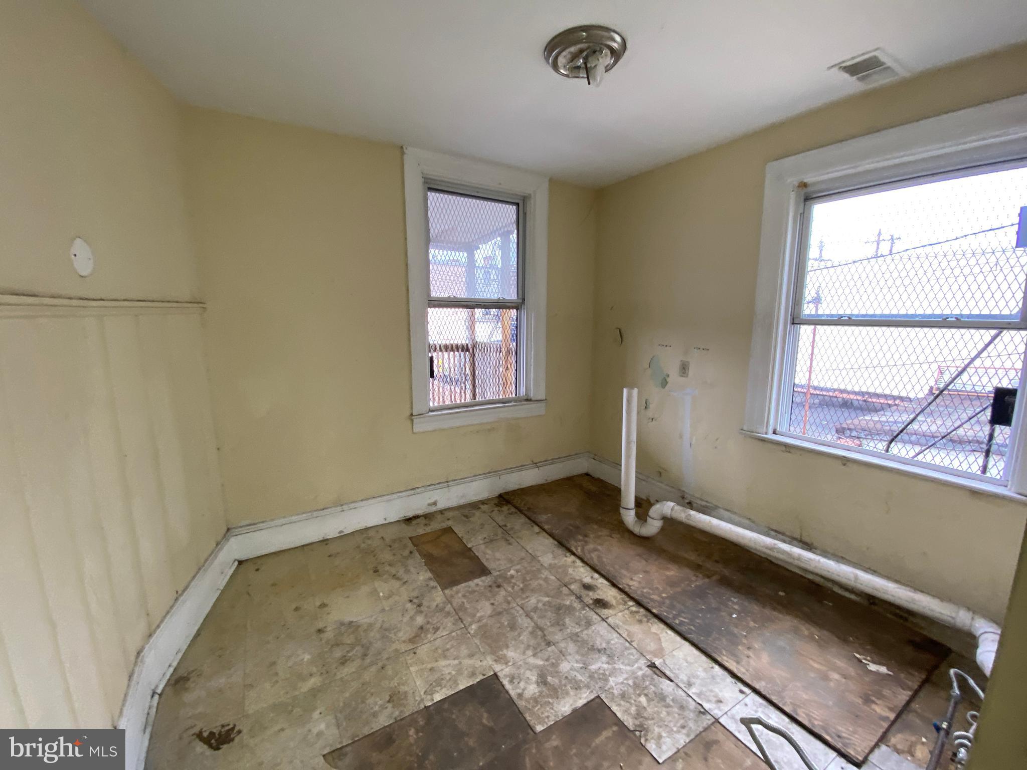 CHARLES VILLAGE - Commercial Sale