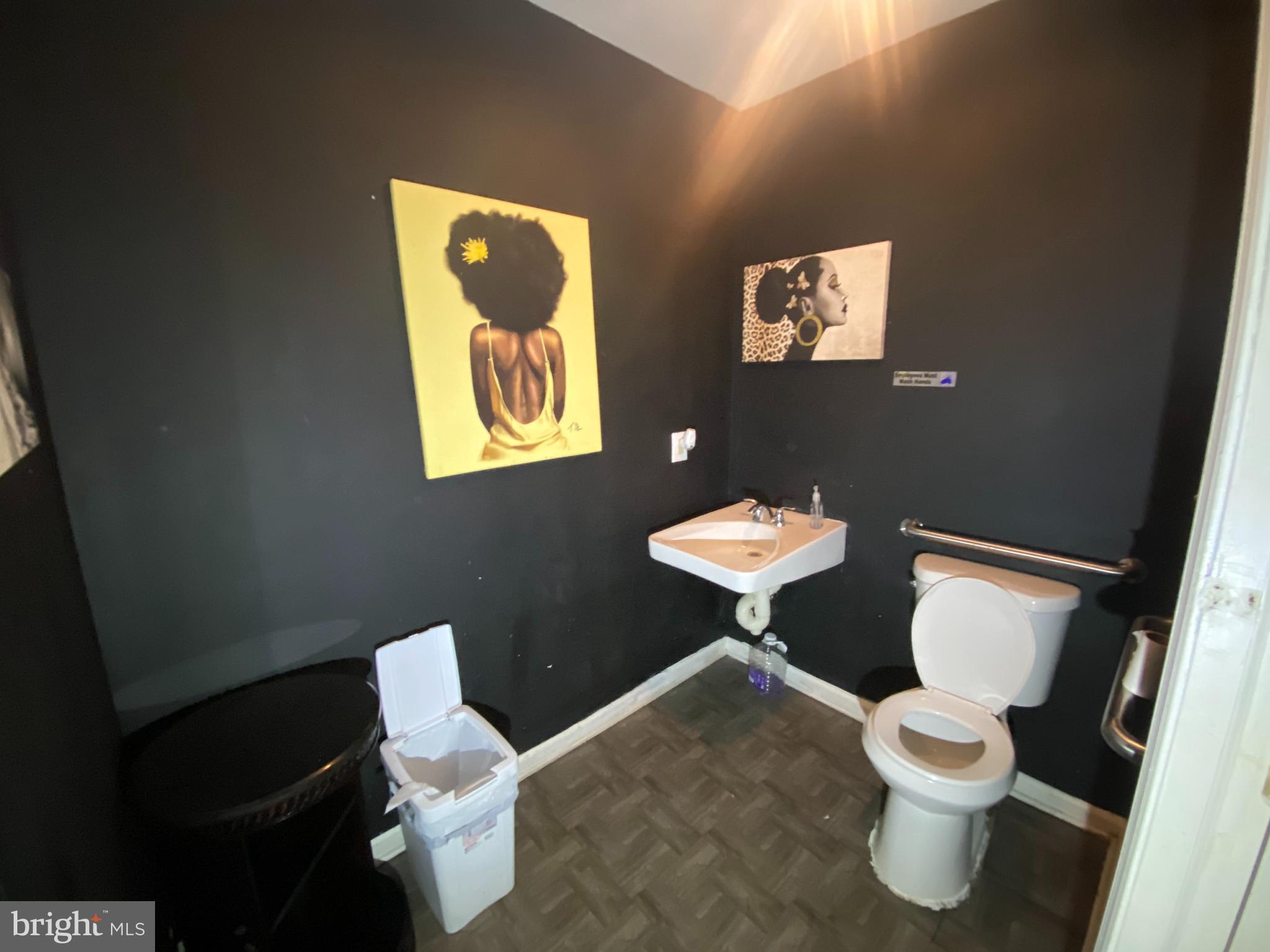 CHARLES VILLAGE - Commercial Sale