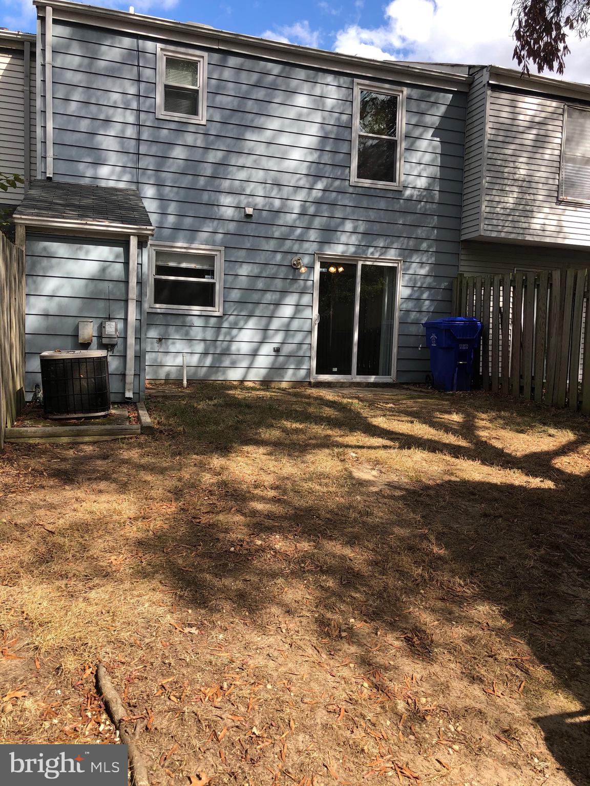 WAKEFIELD SQUARE - Residential Lease