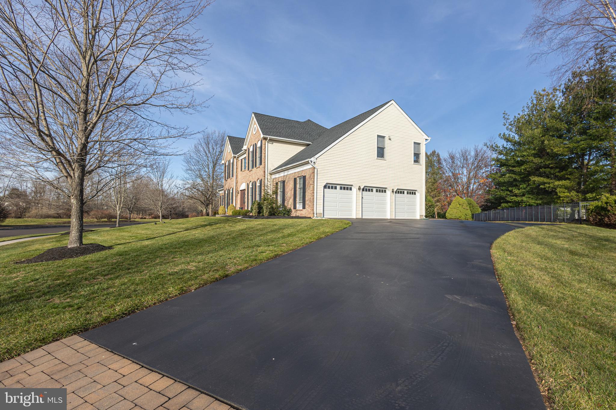 BRIDLE ESTATES - Residential