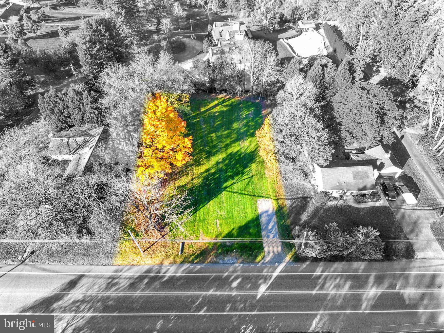 CRESTVIEW - Land