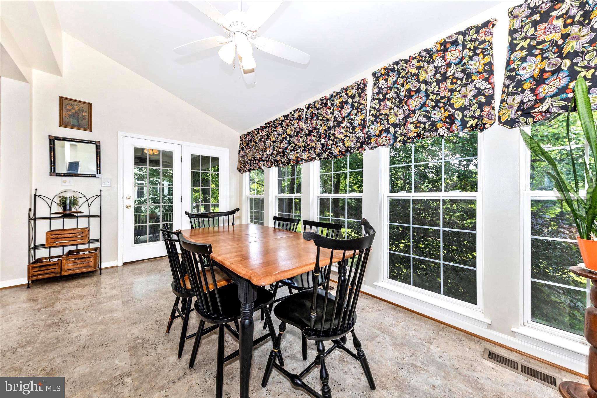 HUNTERS RUN - Residential