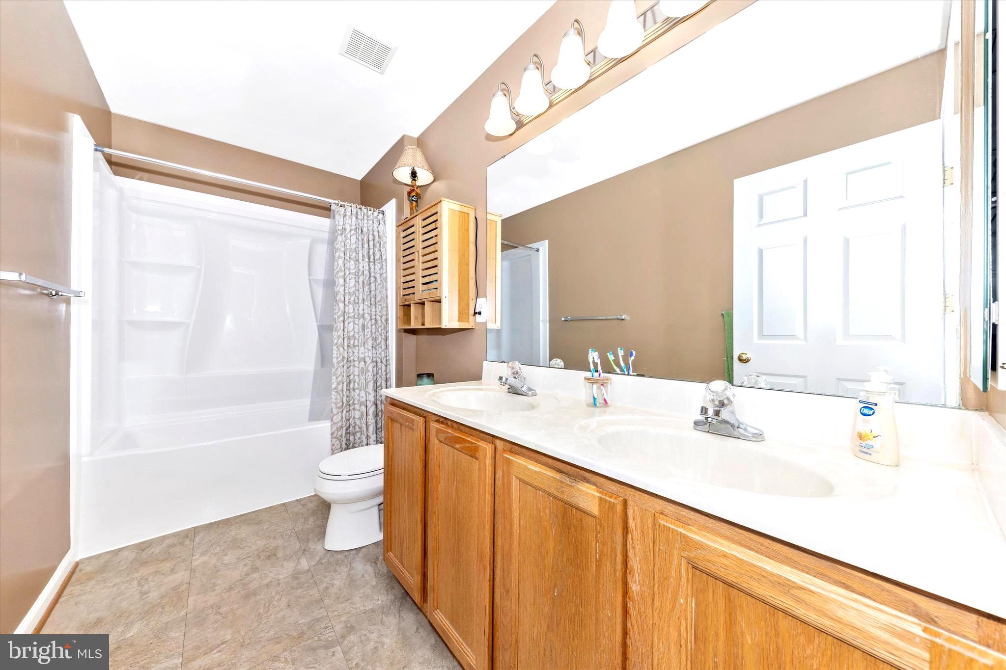 HUNTERS RUN - Residential