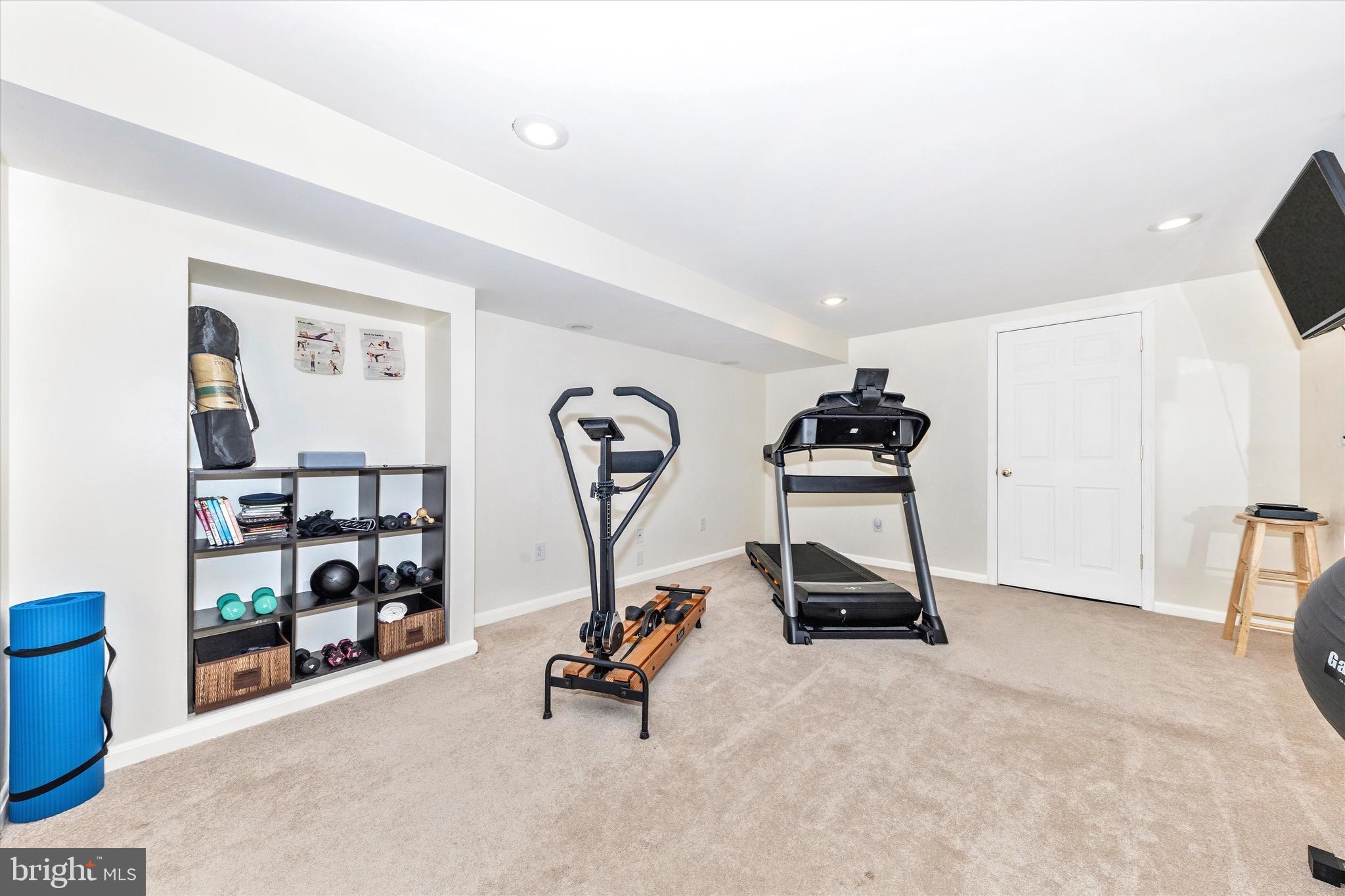HUNTERS RUN - Residential