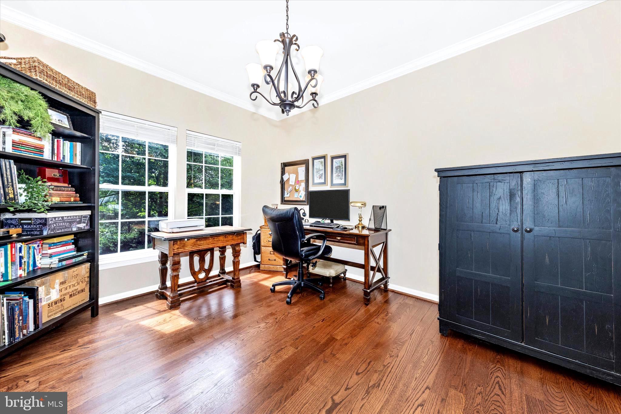 HUNTERS RUN - Residential
