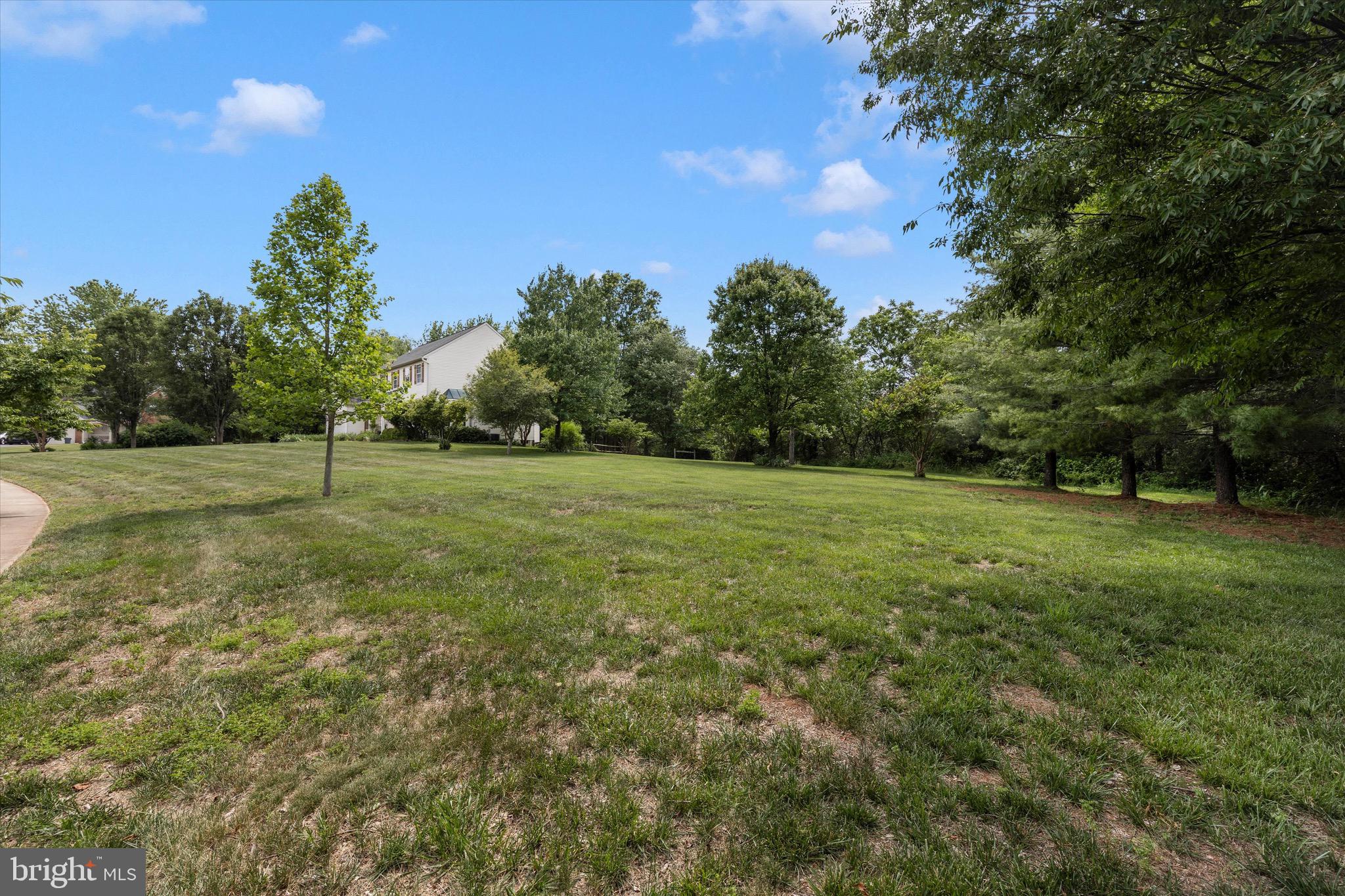 HUNTERS RUN - Residential