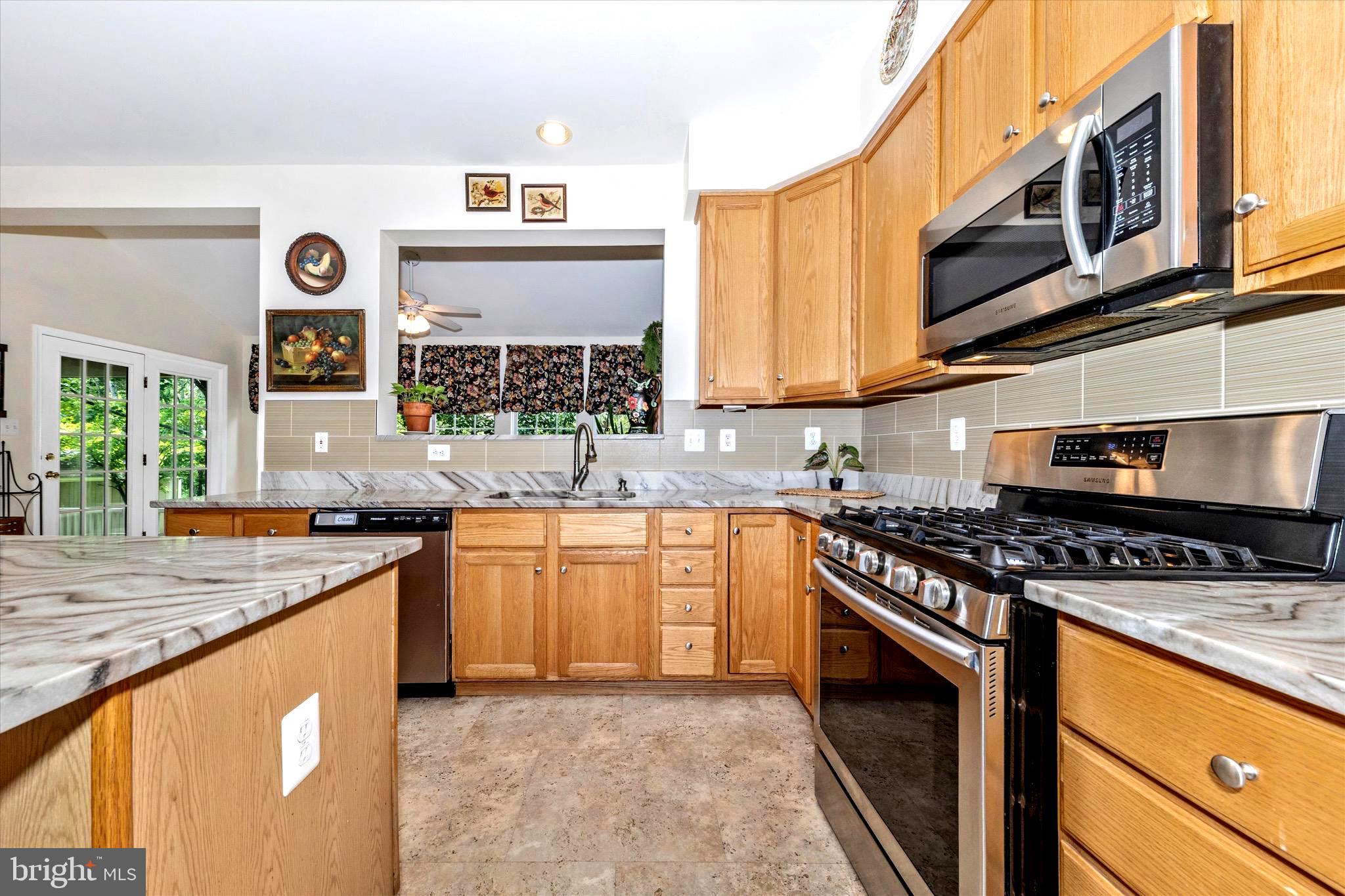 HUNTERS RUN - Residential