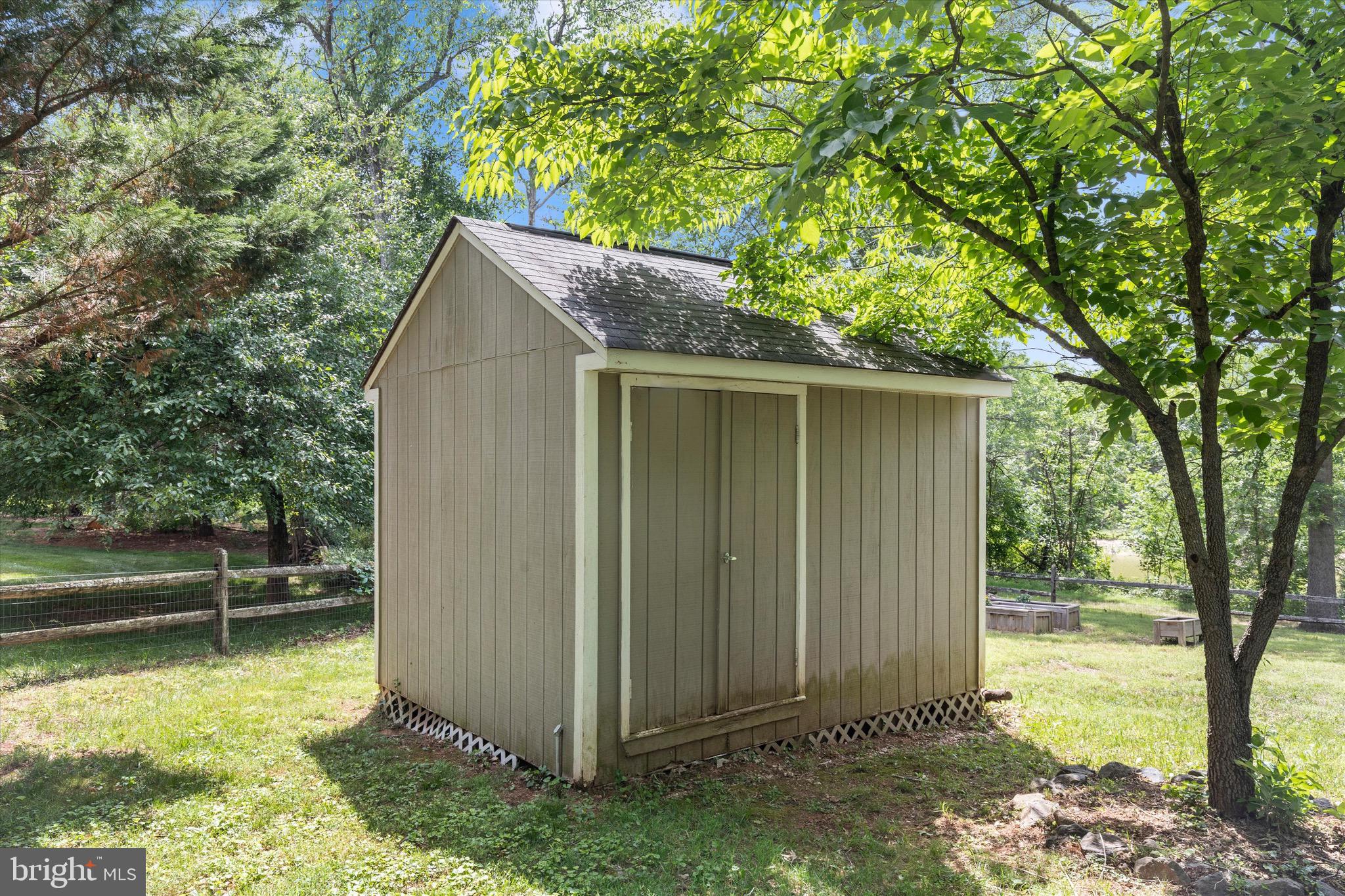 HUNTERS RUN - Residential
